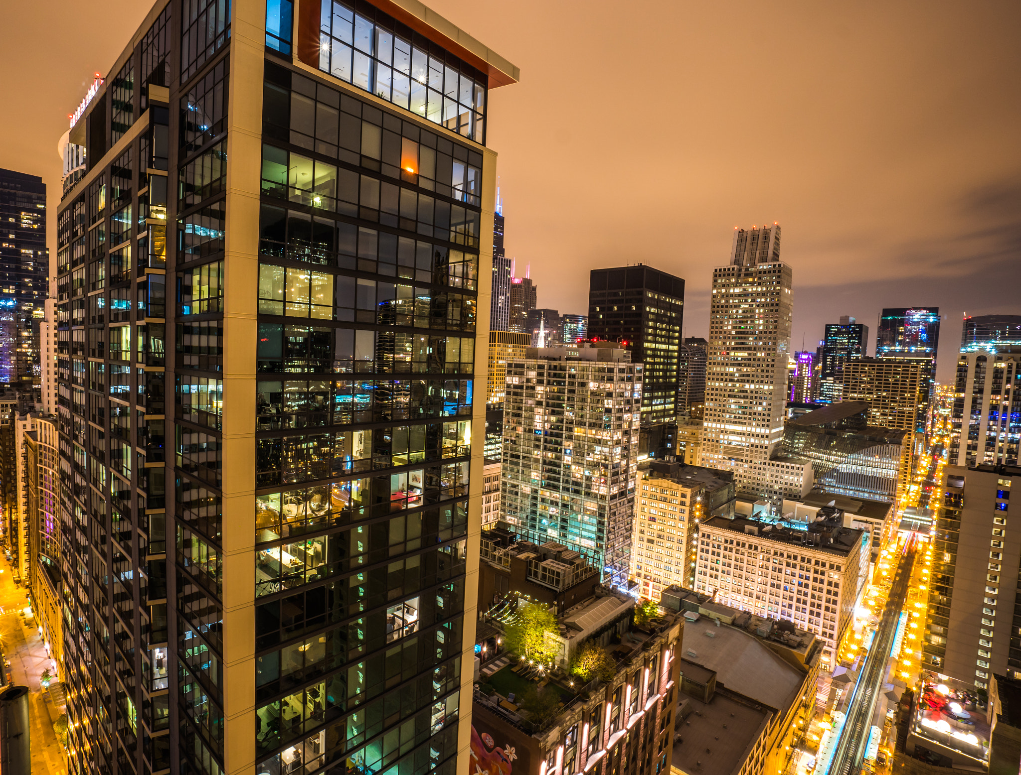 Sony a6300 + Sony E 10-18mm F4 OSS sample photo. Chicago downtown photography