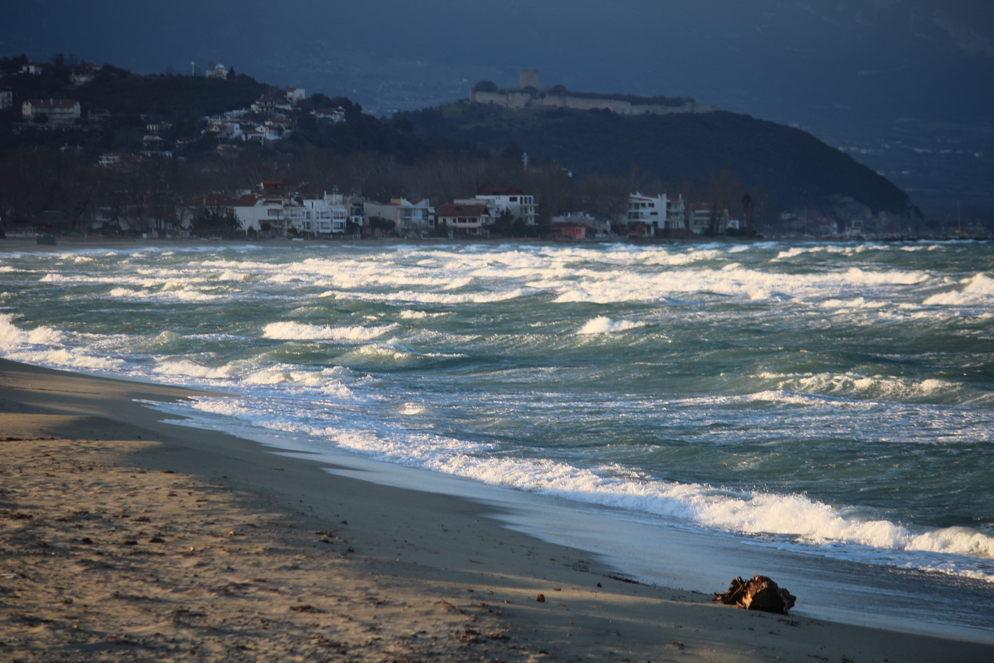 Canon EF-S 55-250mm F4-5.6 IS sample photo. Waves photography