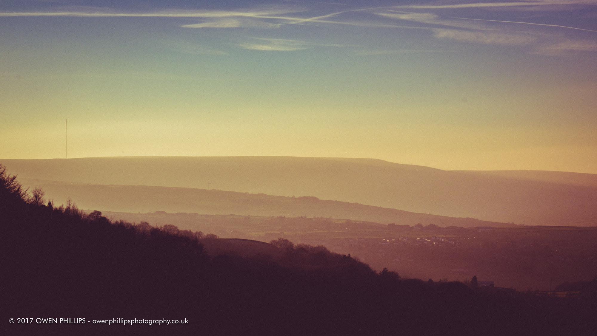 Fujifilm X-T1 + Fujifilm XC 50-230mm F4.5-6.7 OIS sample photo. Holme moss at sunset photography