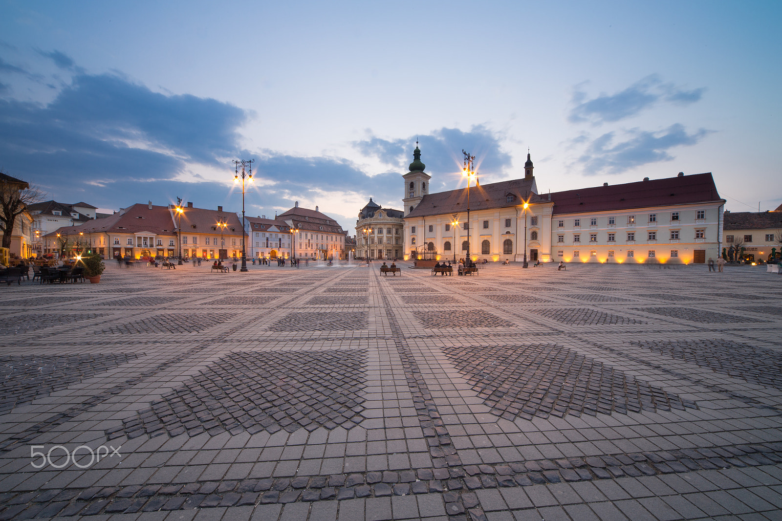 Canon EOS 6D + Sigma 12-24mm F4.5-5.6 EX DG Aspherical HSM sample photo. Great square in sibiu, romania photography