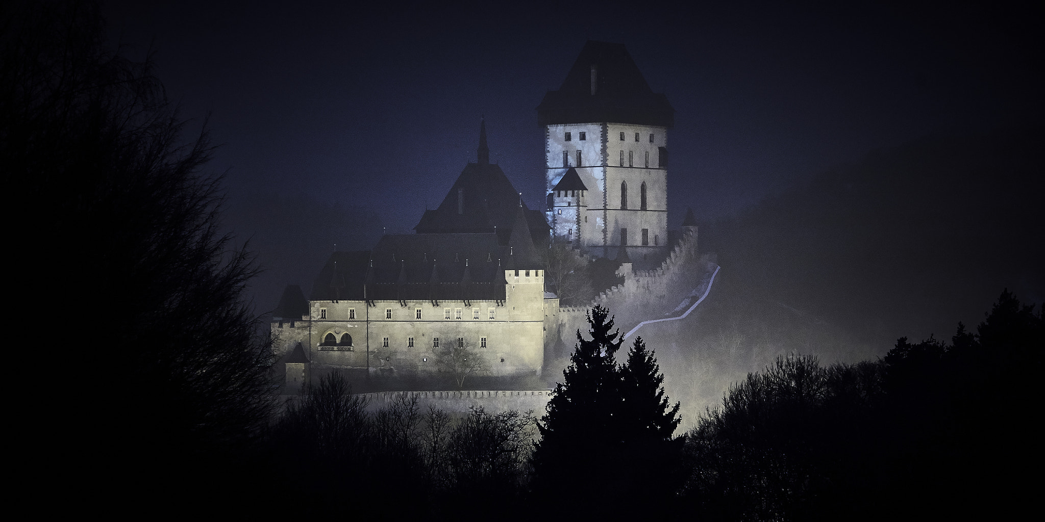 Canon EF 24-105mm F4L IS USM sample photo. Karlštejn photography