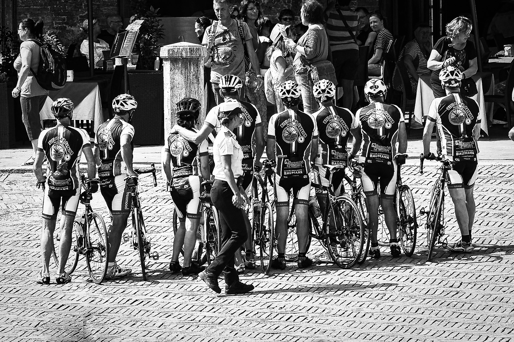 Canon 70.0-200.0 mm f/4.0 sample photo. Police is watching... photography