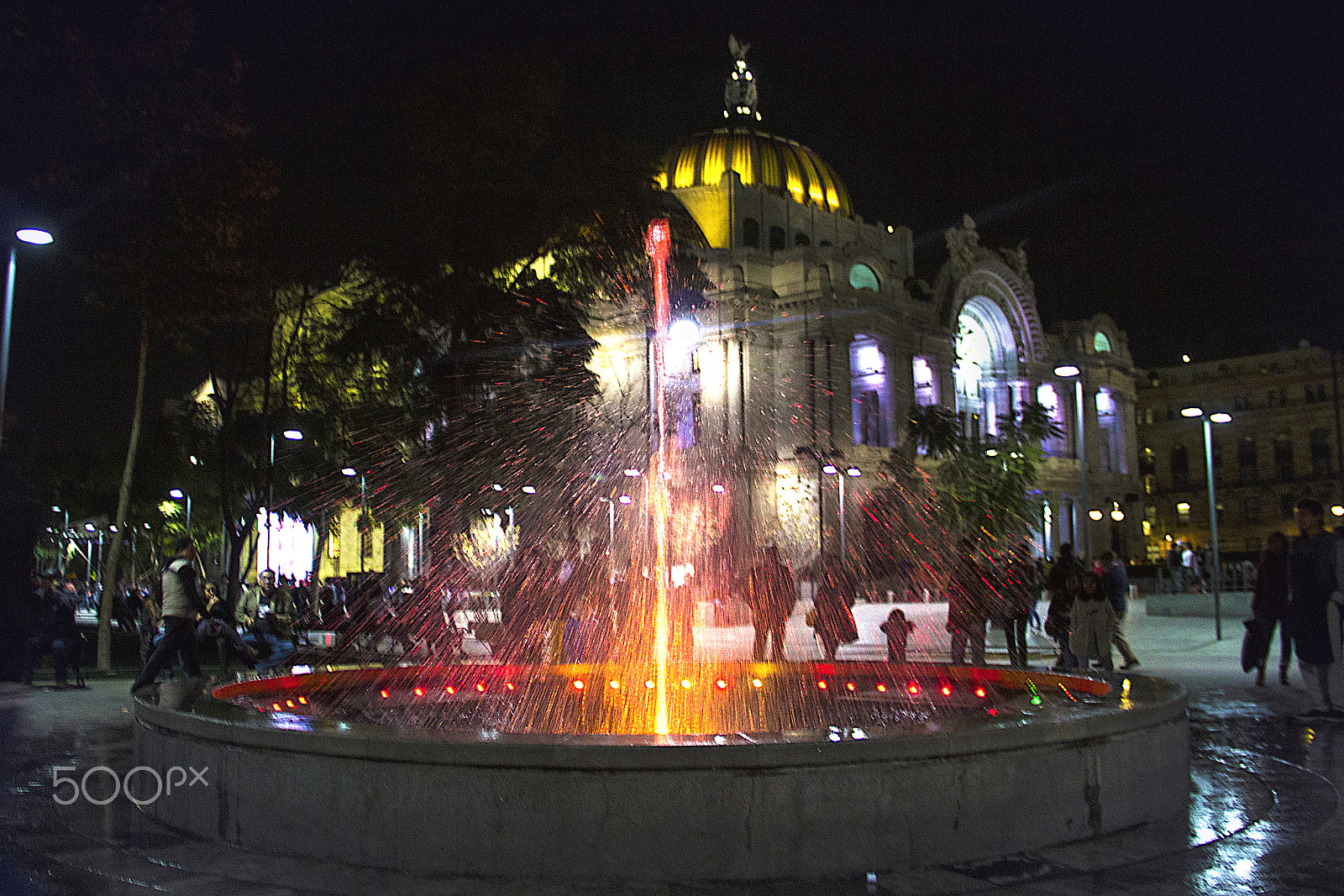 Canon EOS 100D (EOS Rebel SL1 / EOS Kiss X7) + Canon EF-S 18-135mm F3.5-5.6 IS sample photo. Night at bellas artes palace photography
