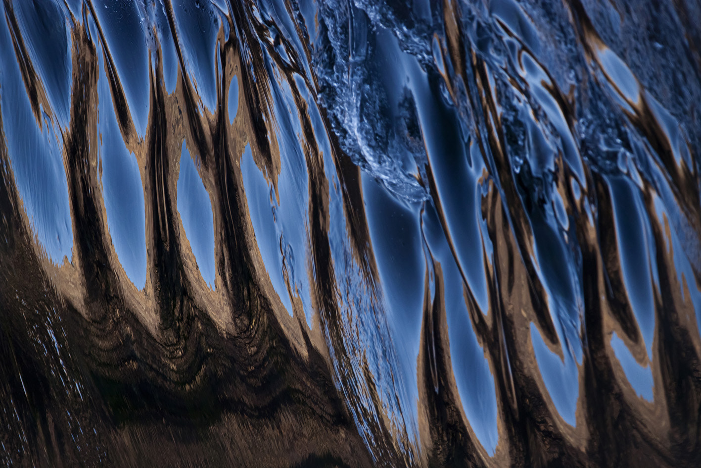 150-600mm F5-6.3 DG OS HSM | Contemporary 015 sample photo. Water feathers photography