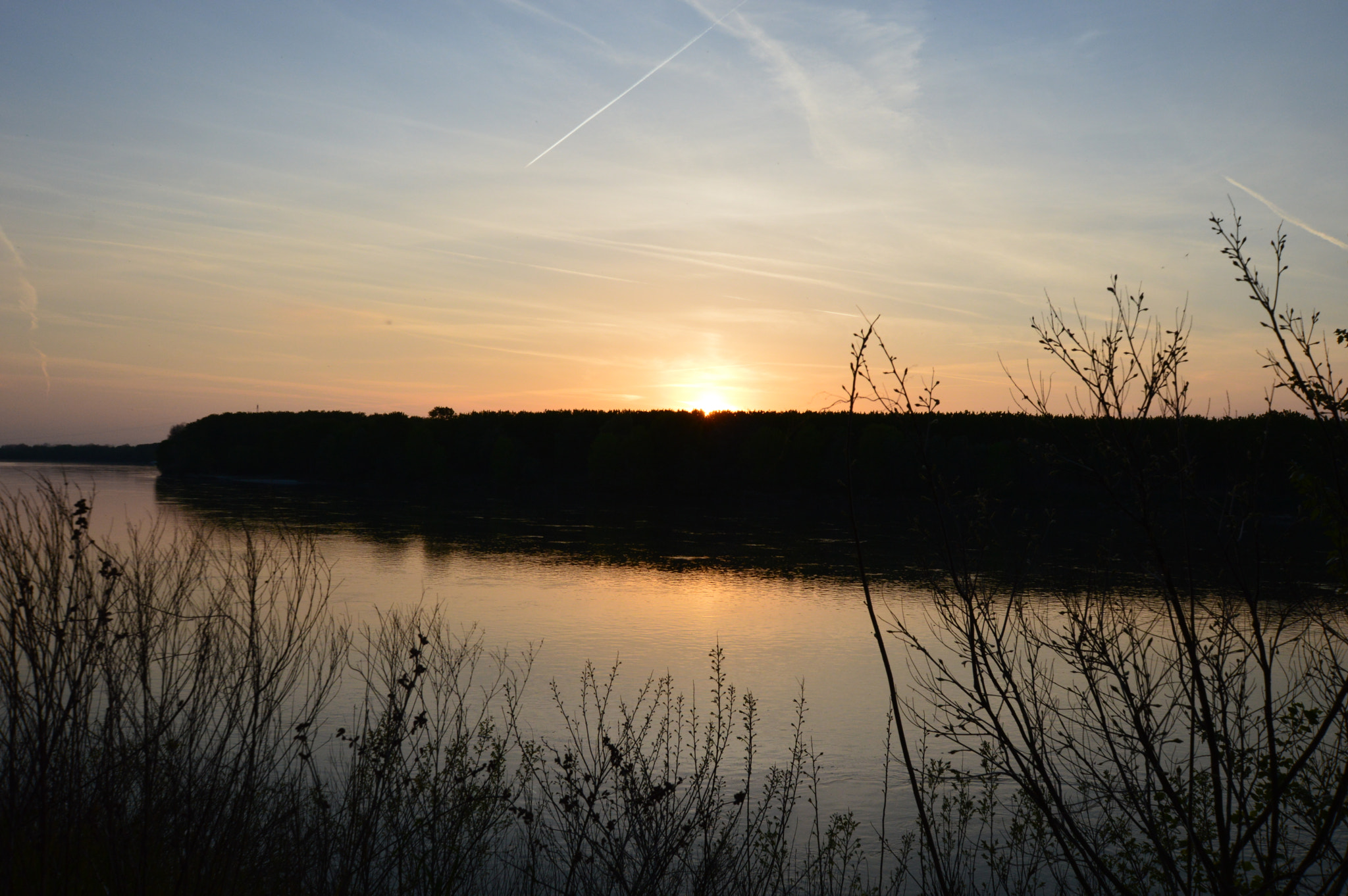 Sigma 10-20mm F3.5 EX DC HSM sample photo. The river shore photography