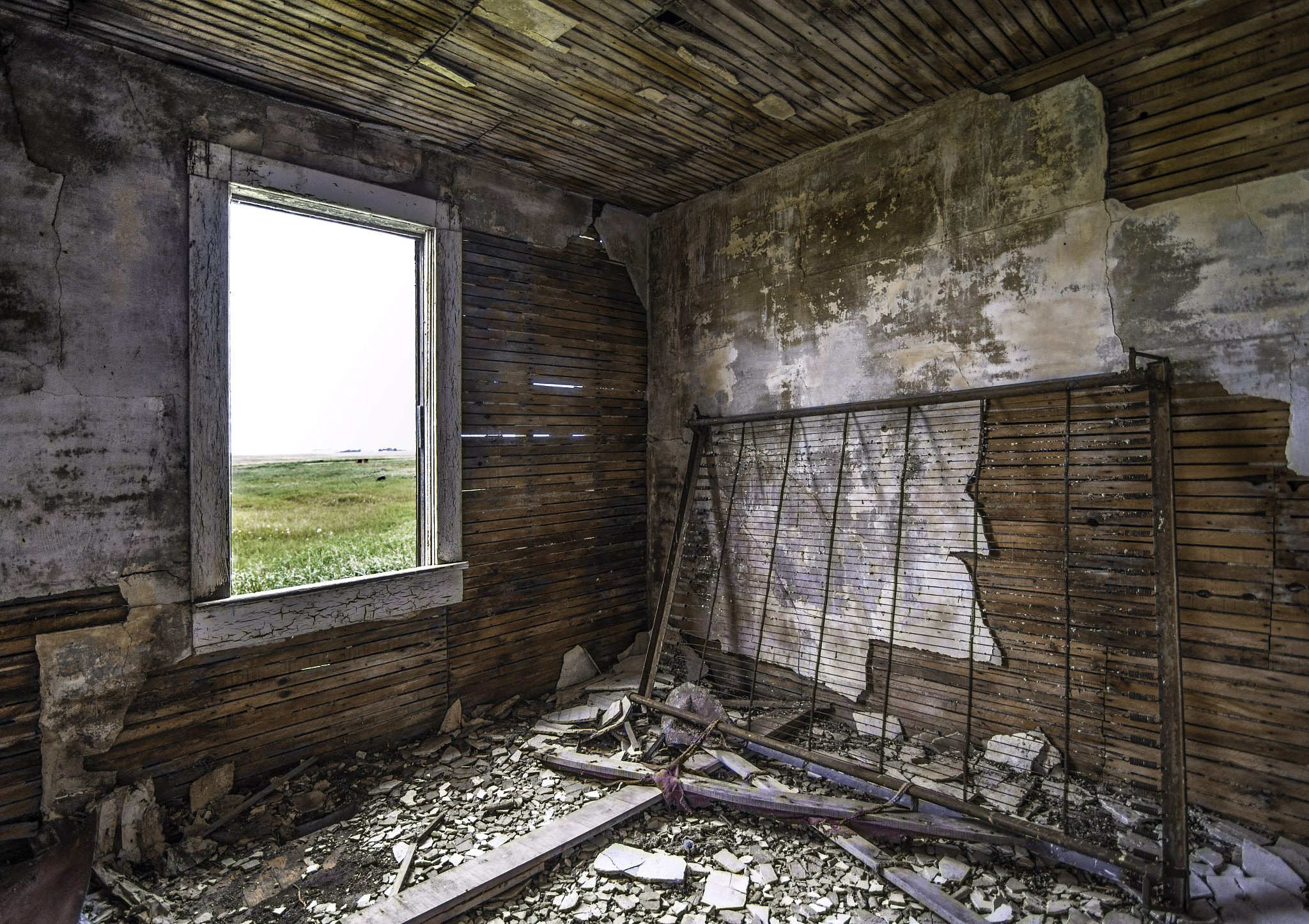 Tokina AT-X 16-28mm F2.8 Pro FX sample photo. Escape photography