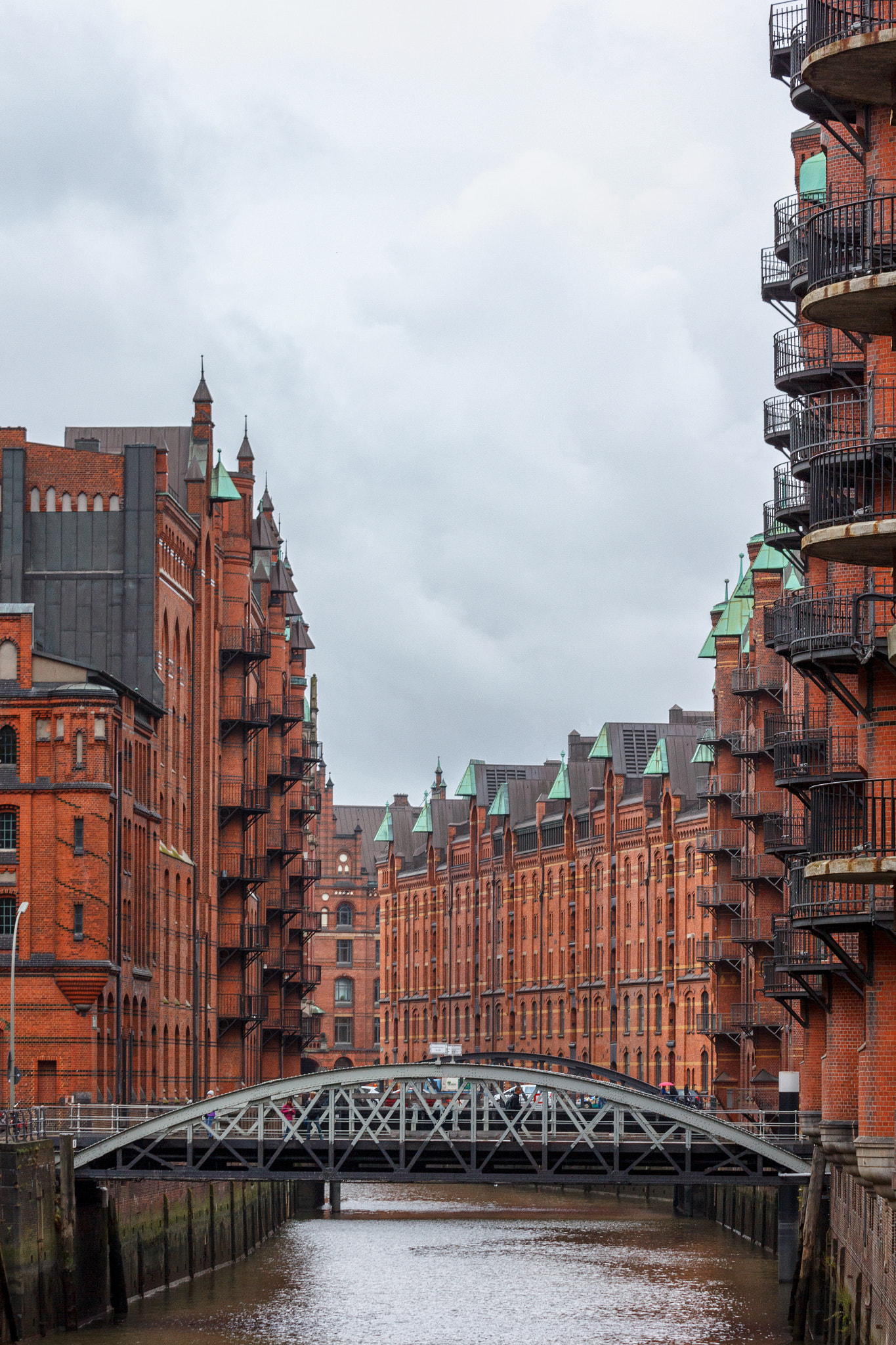 Canon EF 70-300mm F4-5.6 IS USM sample photo. Speicherstadt hamburg photography