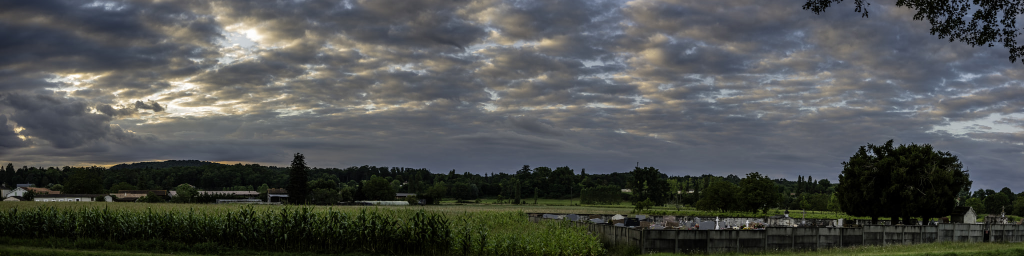 Samsung NX500 + Samsung NX 30mm F2 Pancake sample photo. Ciel moutonneux photography