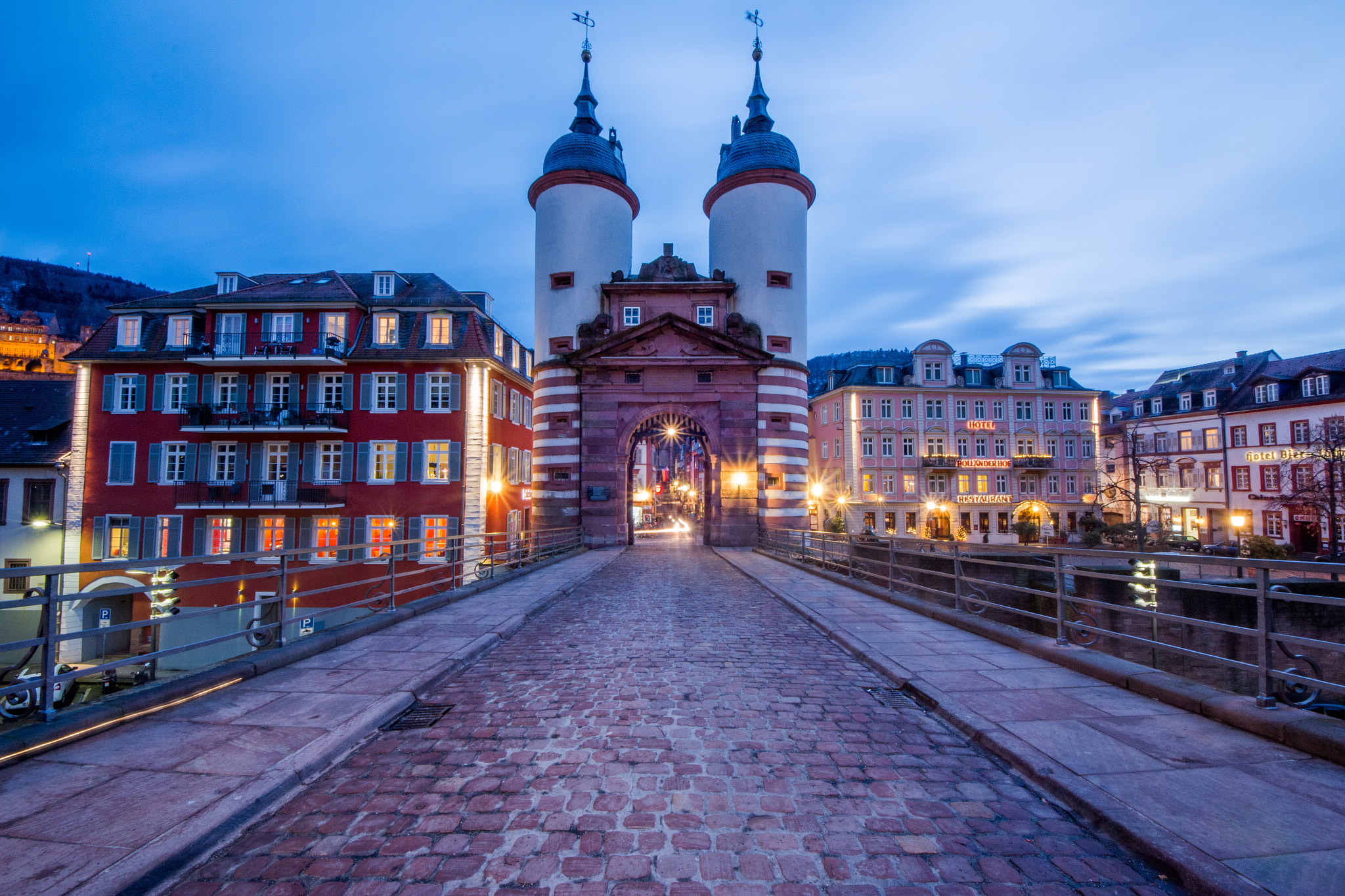 Sigma 8-16mm F4.5-5.6 DC HSM sample photo. Bridge gate photography