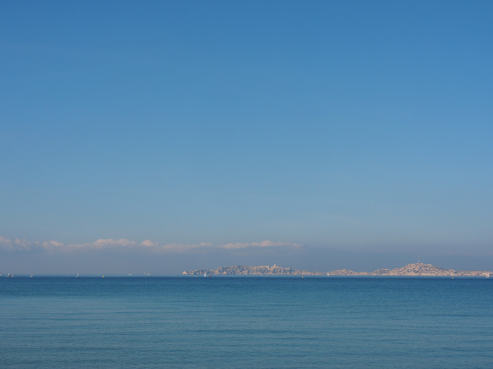 Olympus OM-D E-M5 II sample photo. Marseille blues photography