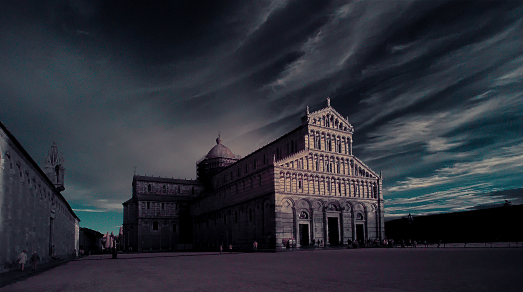 Nikon D80 + Tokina AT-X Pro 11-16mm F2.8 DX sample photo. Cold sky on pisa chatedral photography