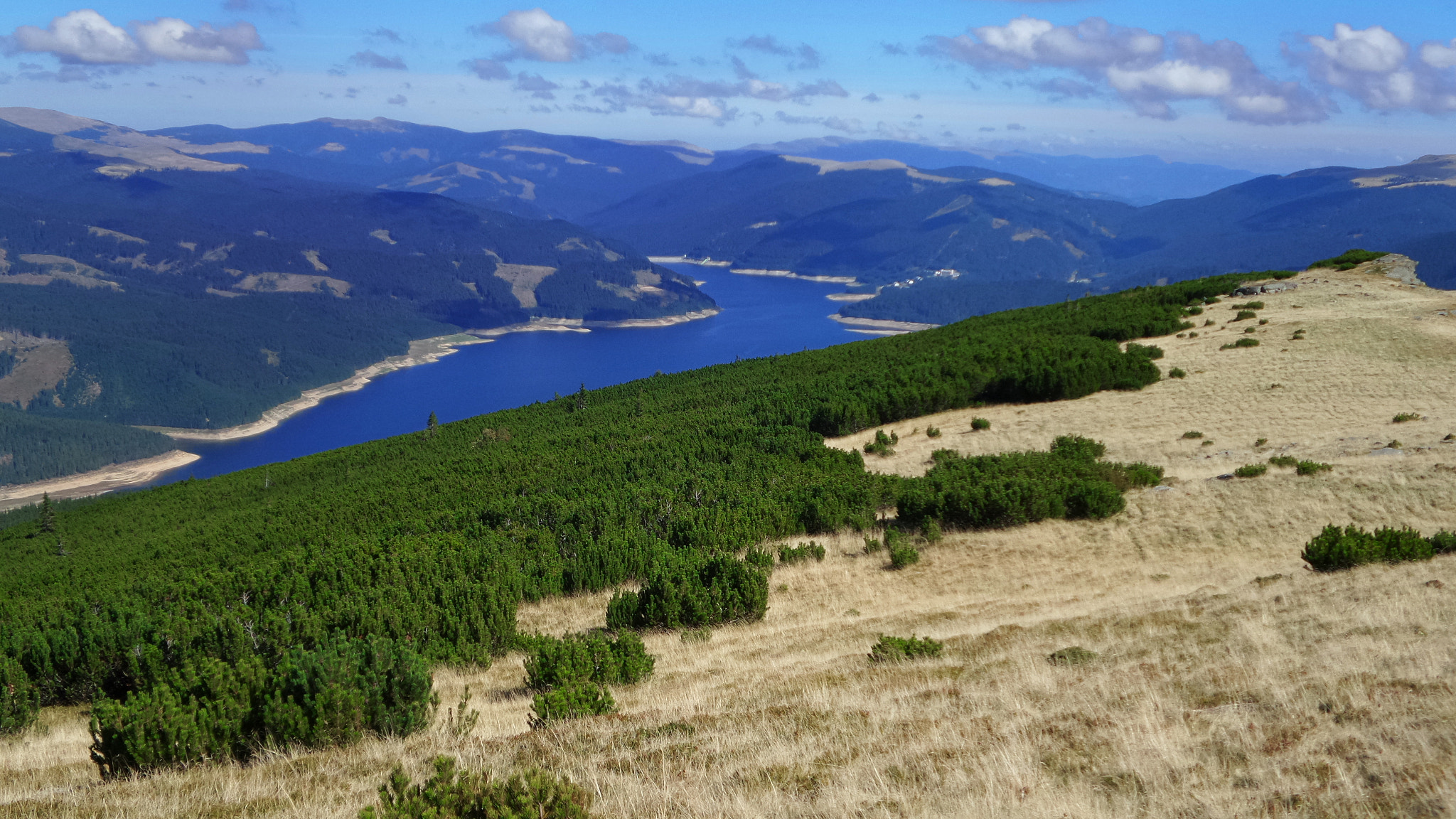 Samsung Galaxy K Zoom sample photo. A view in lotru mountains photography