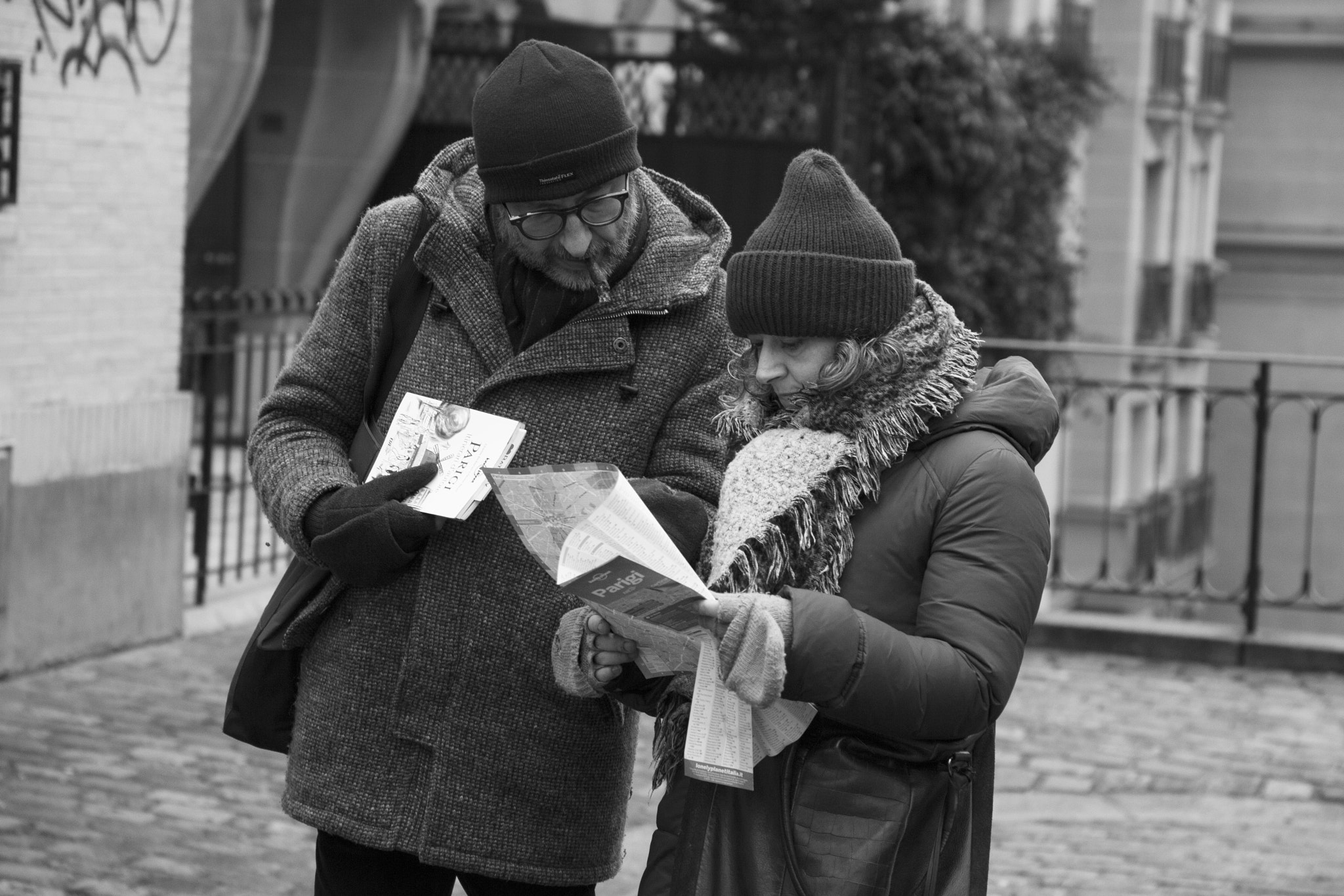 Canon EF 24-105mm F3.5-5.6 IS STM sample photo. Somewhere in montmartre photography
