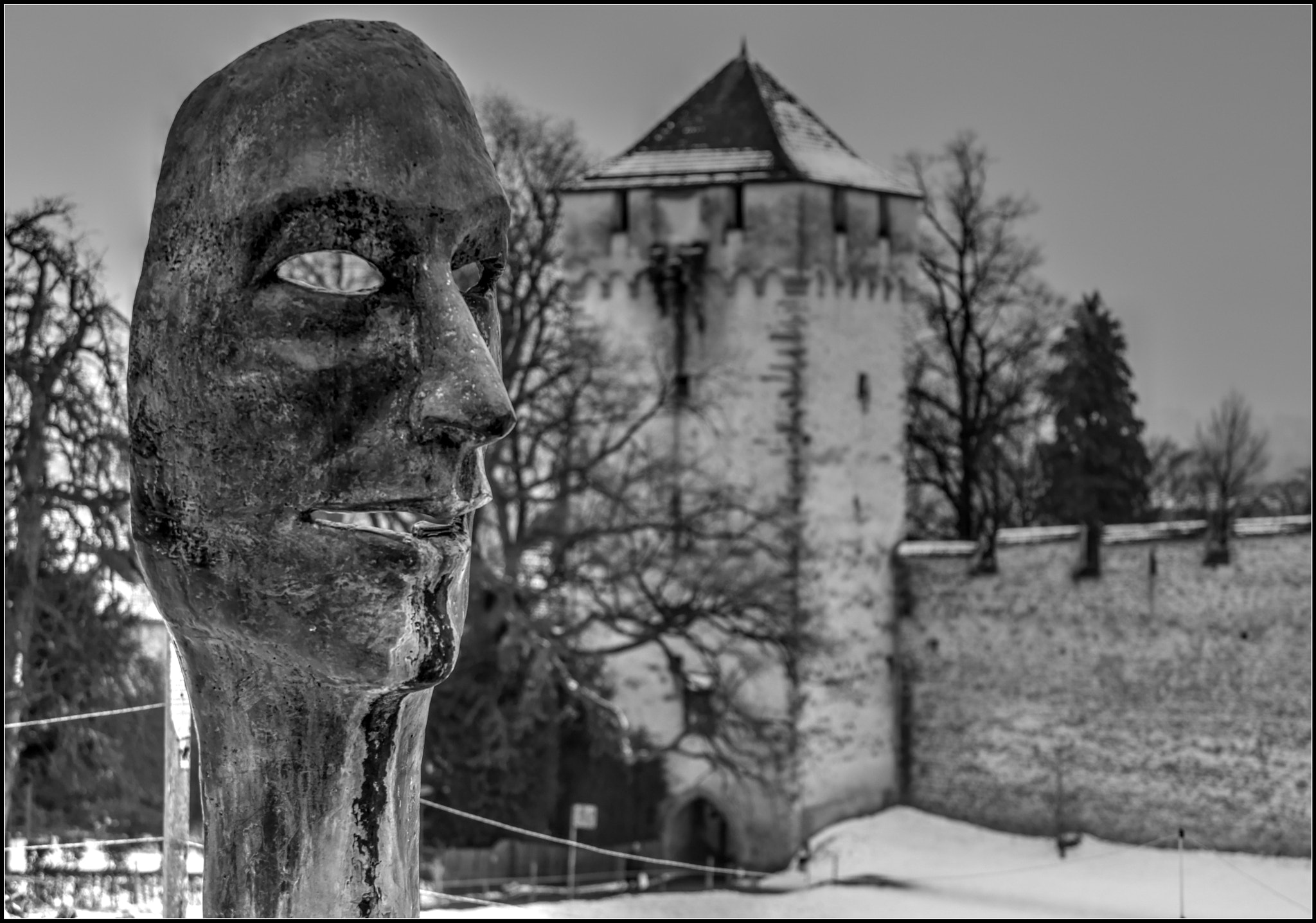 Sigma 50-500mm F4.5-6.3 DG OS HSM sample photo. Schirmerturm mit brunnen im vordergrund photography
