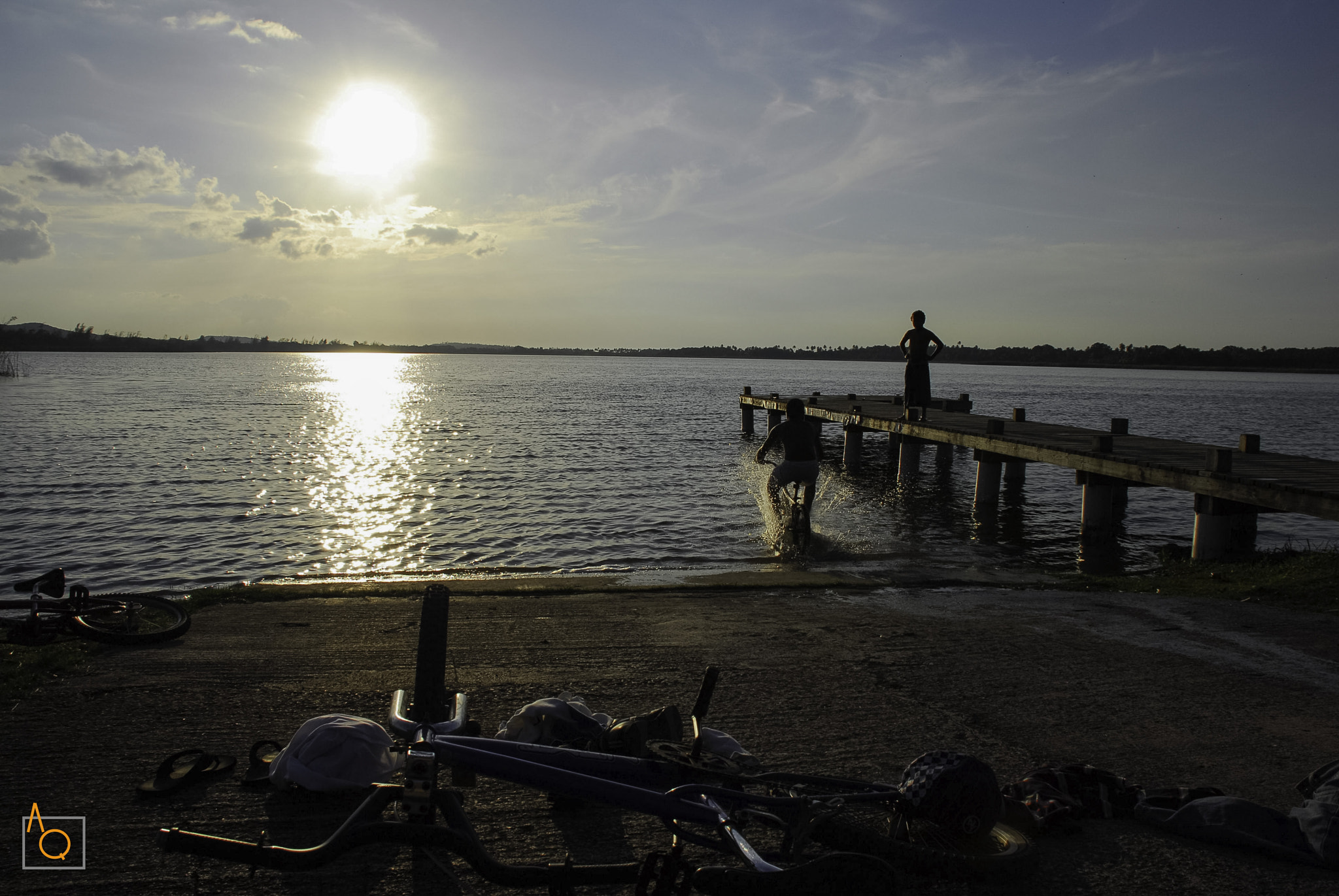 Nikon D200 sample photo. Children at the lagoon photography