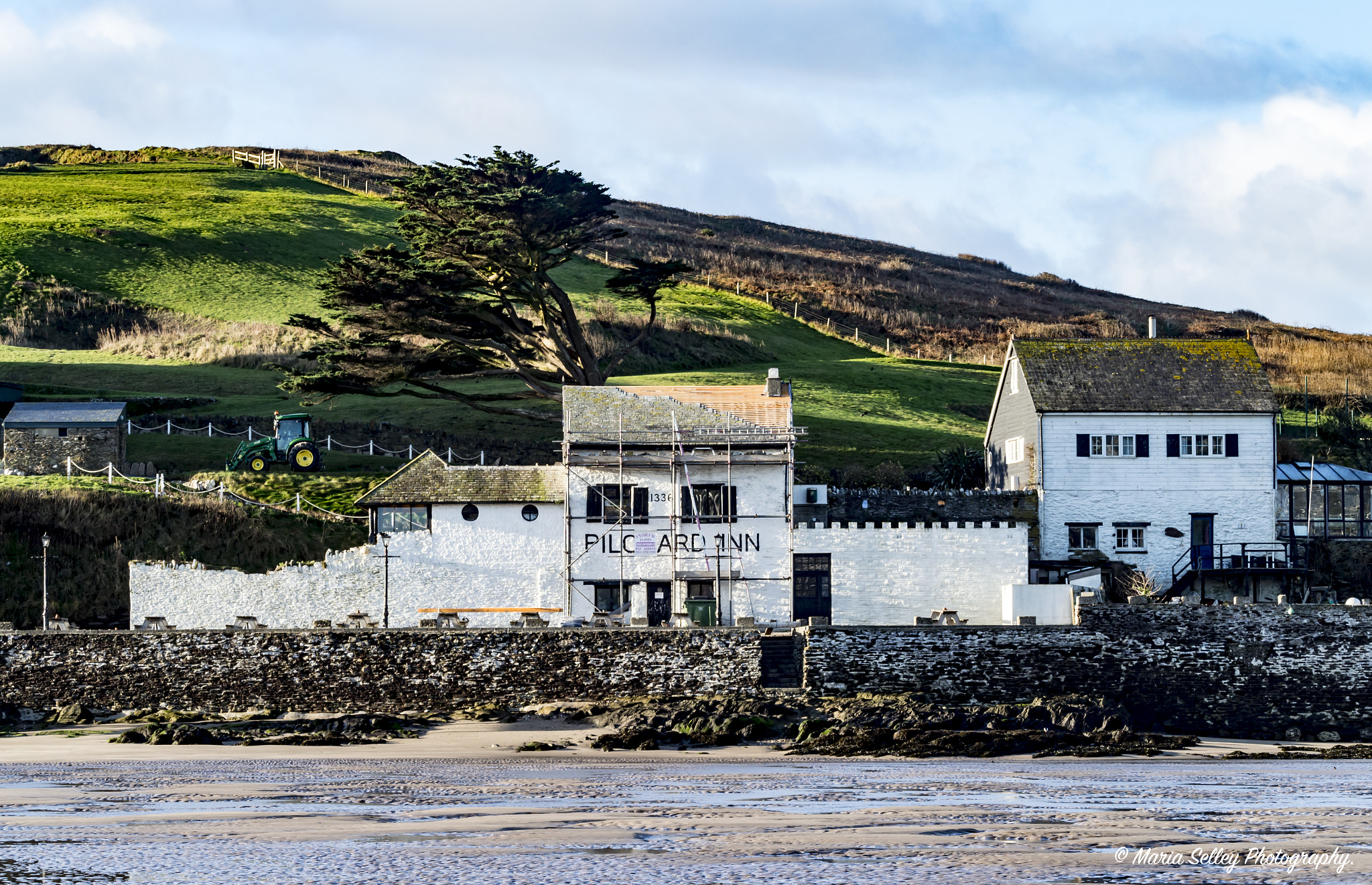 Olympus M.Zuiko Digital ED 40-150mm F2.8 Pro sample photo. The pilchard inn photography