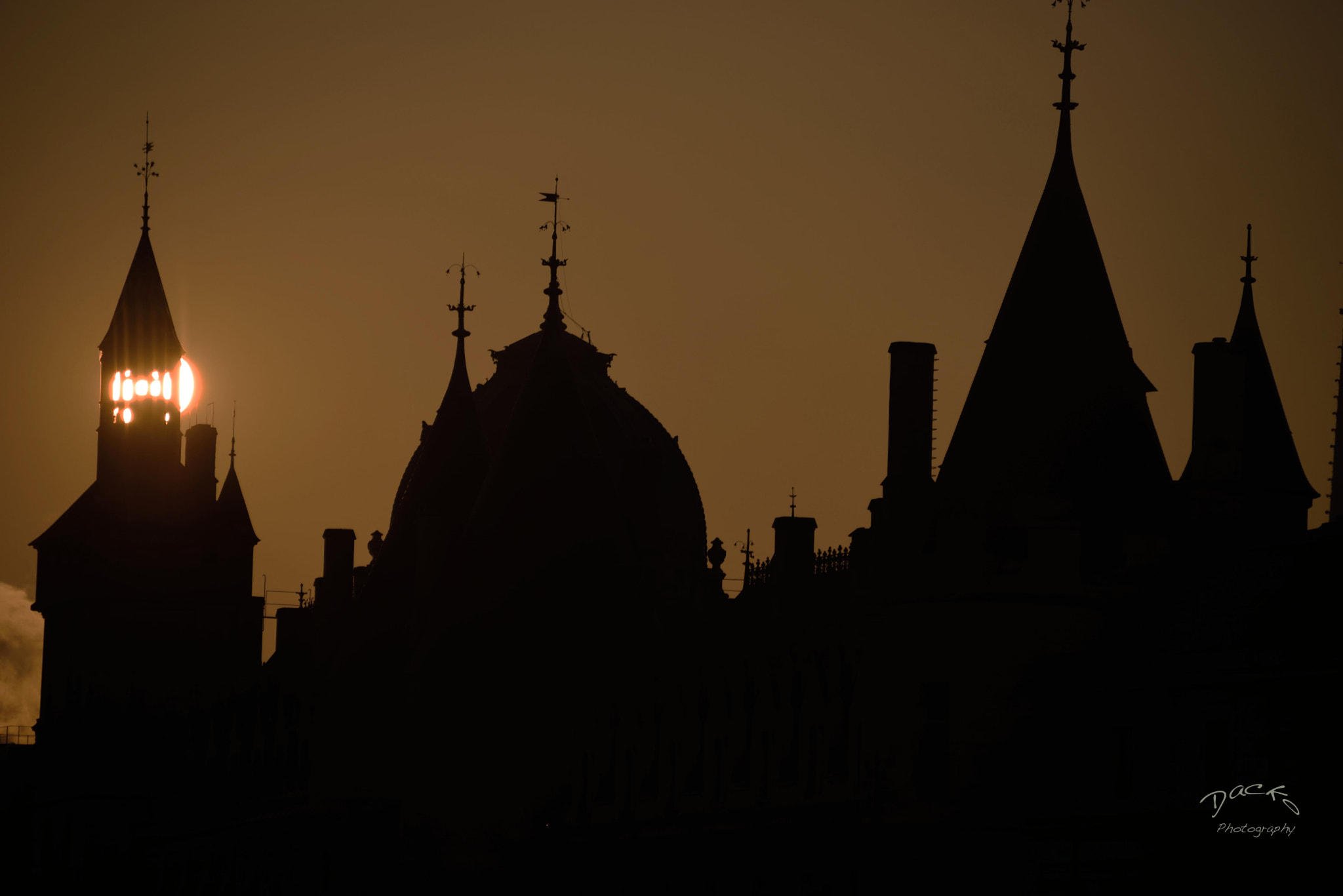 AF Zoom-Nikkor 35-80mm f/4-5.6D N sample photo. Sunrise sur la conciergerie ... photography