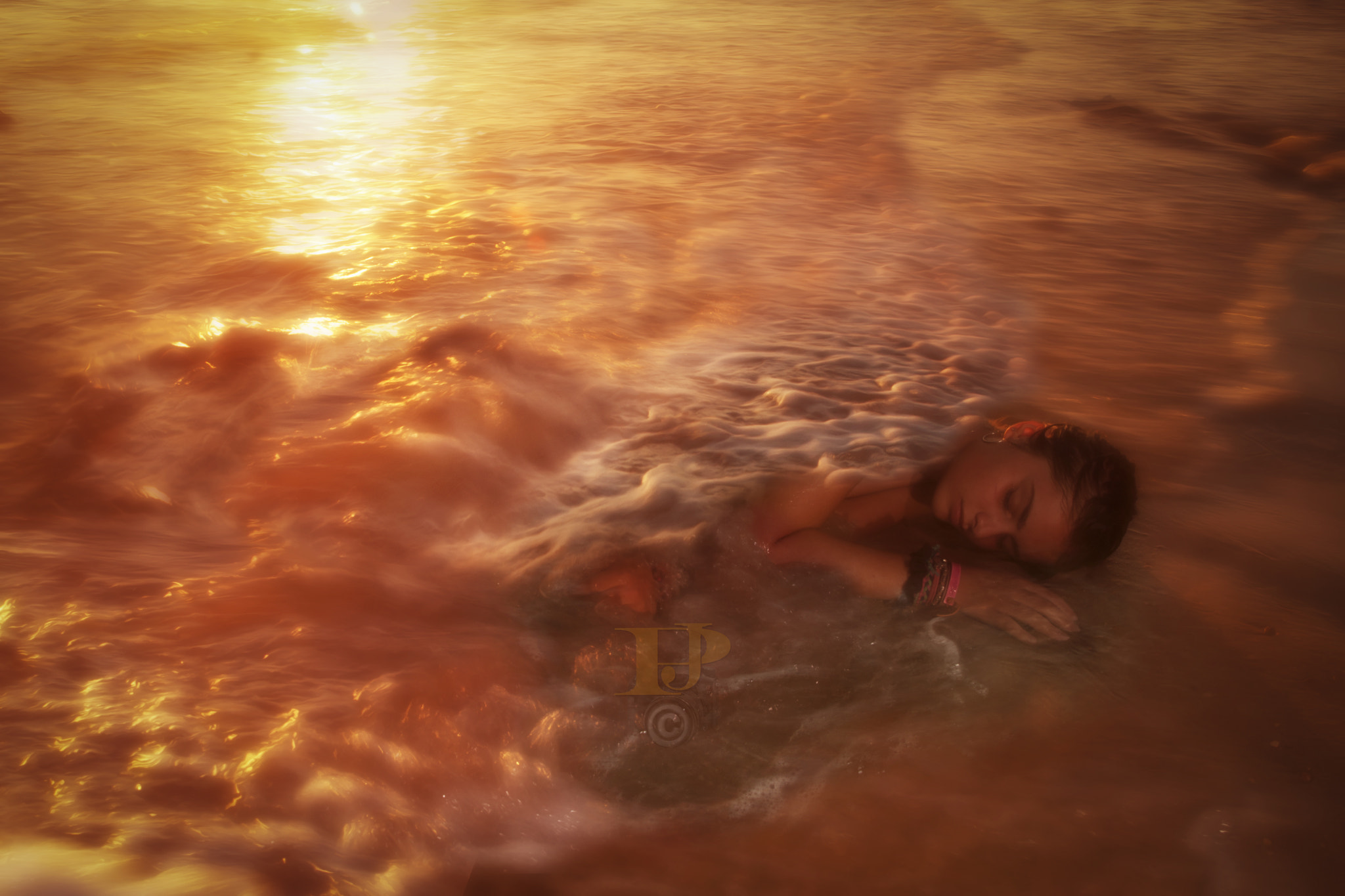 Sony Alpha DSLR-A700 sample photo. Sirena dormida en la playa photography