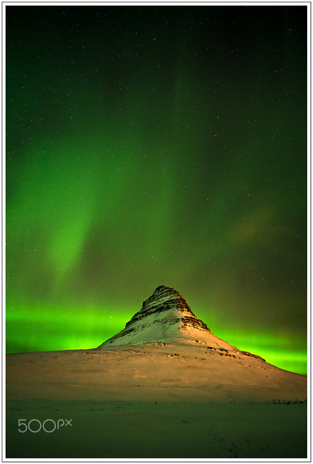 E 21mm F2.8 sample photo. Aurora borealis over kirkjufell photography