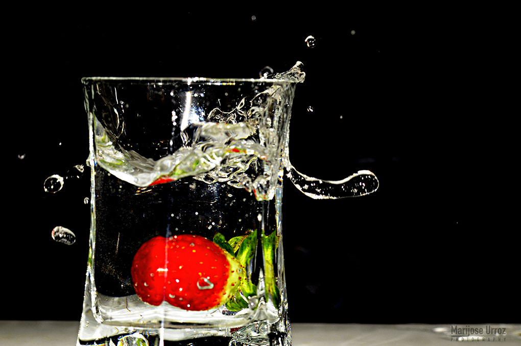 Sigma 105mm F2.8 EX DG OS HSM sample photo. Splash photography