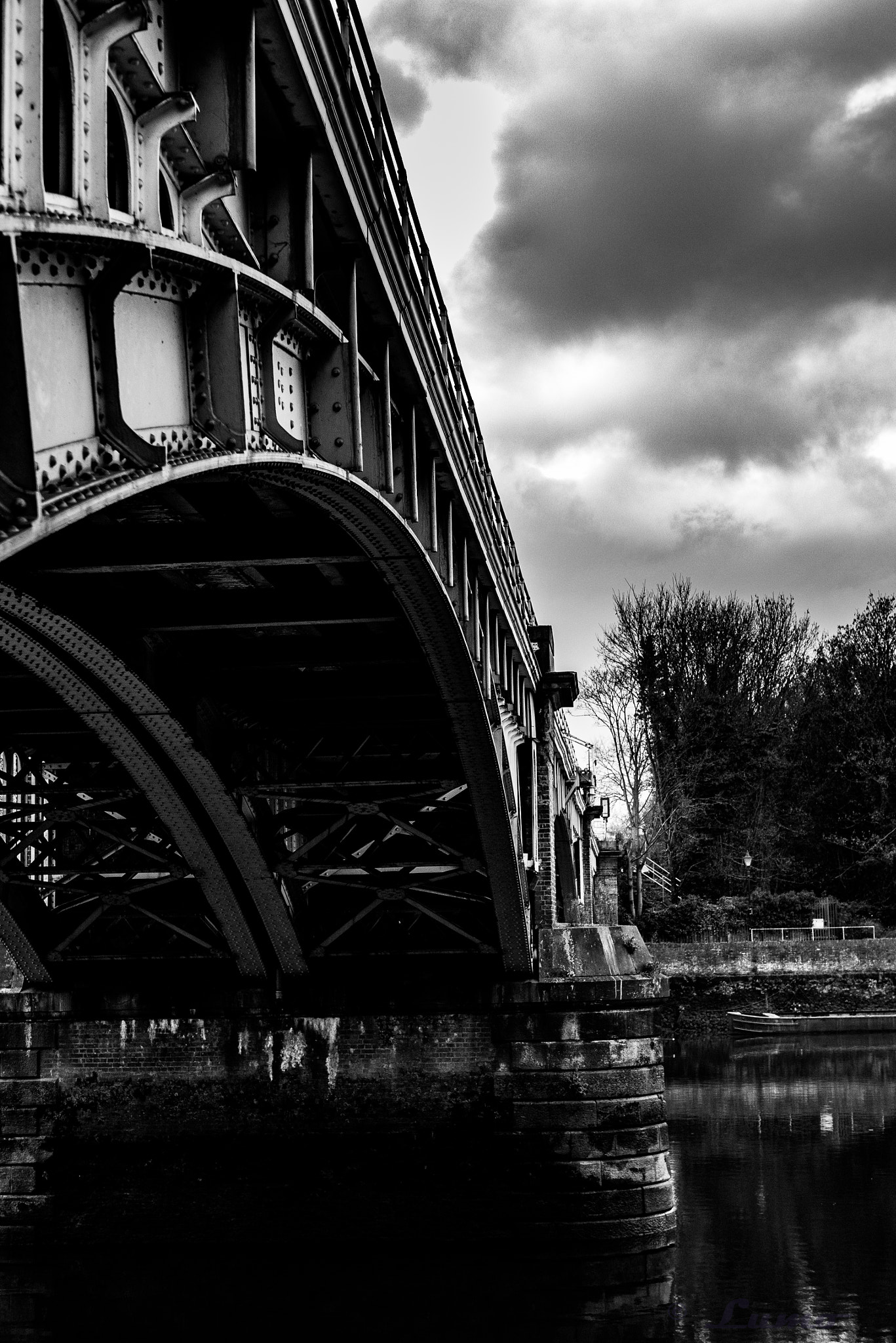 Panasonic DMC-G70 sample photo. Bridge at thames photography