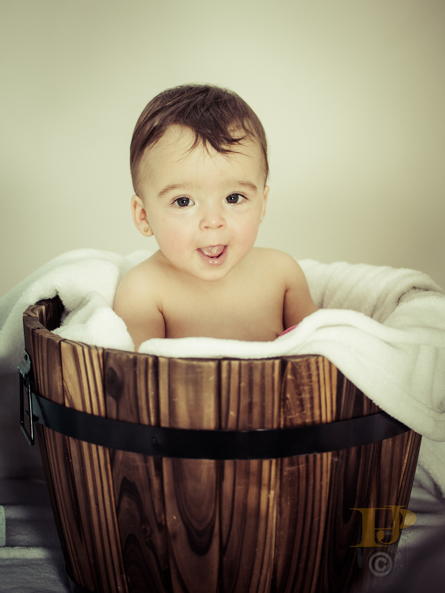 Sony Alpha DSLR-A700 sample photo. Barreño madera photography
