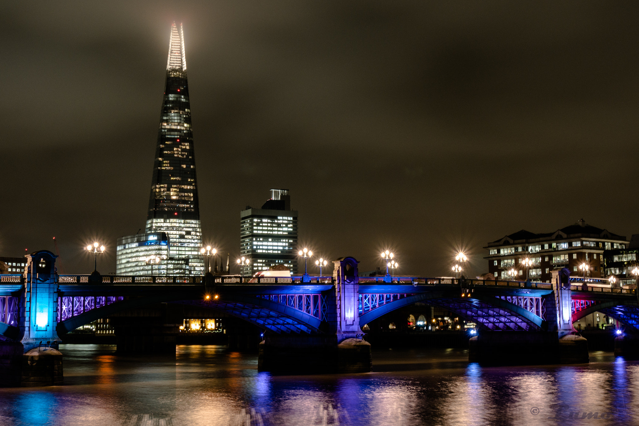 Panasonic DMC-G70 sample photo. Night at thames photography