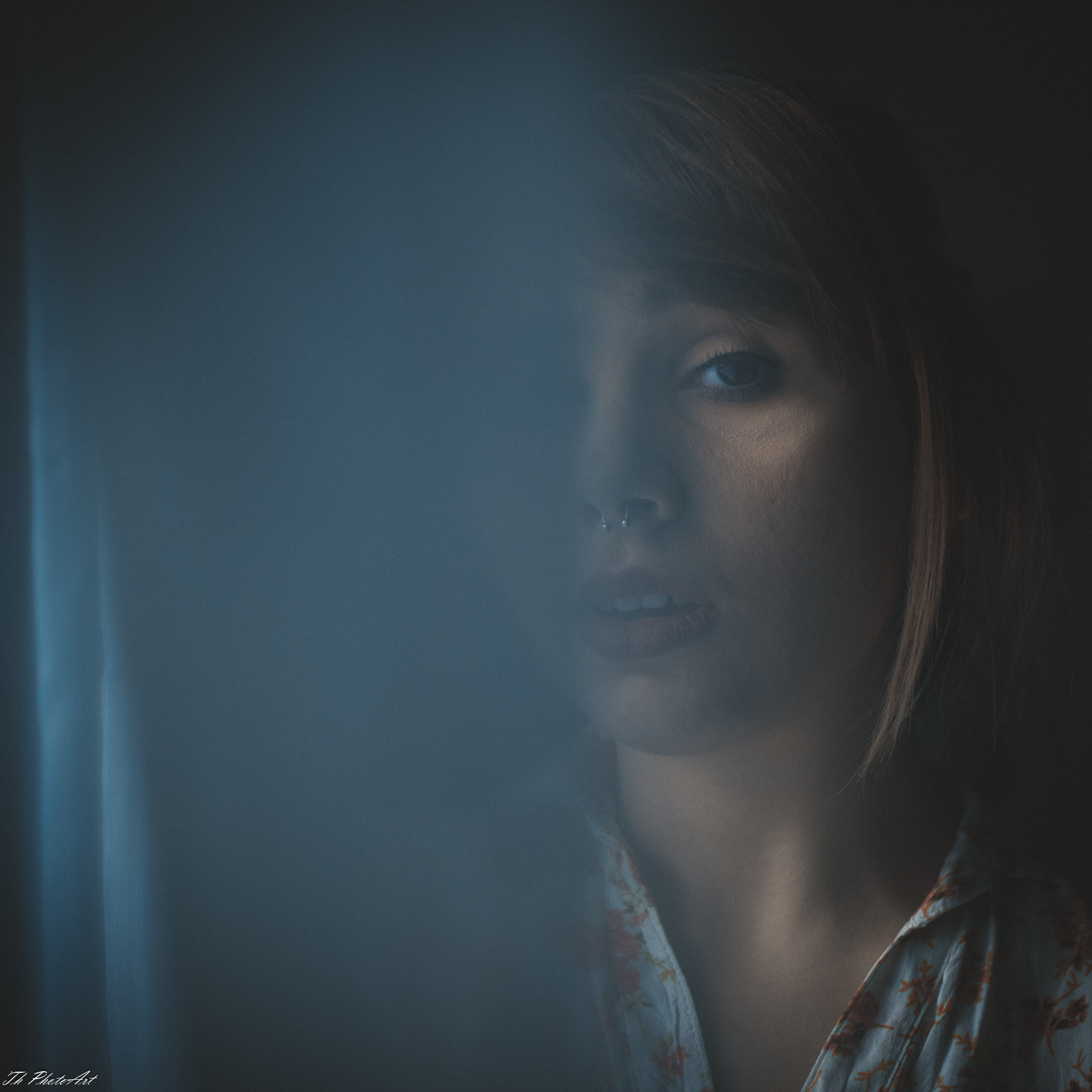 Canon EOS 6D + Canon EF 50mm F2.5 Macro sample photo. Behind the curtain! photography