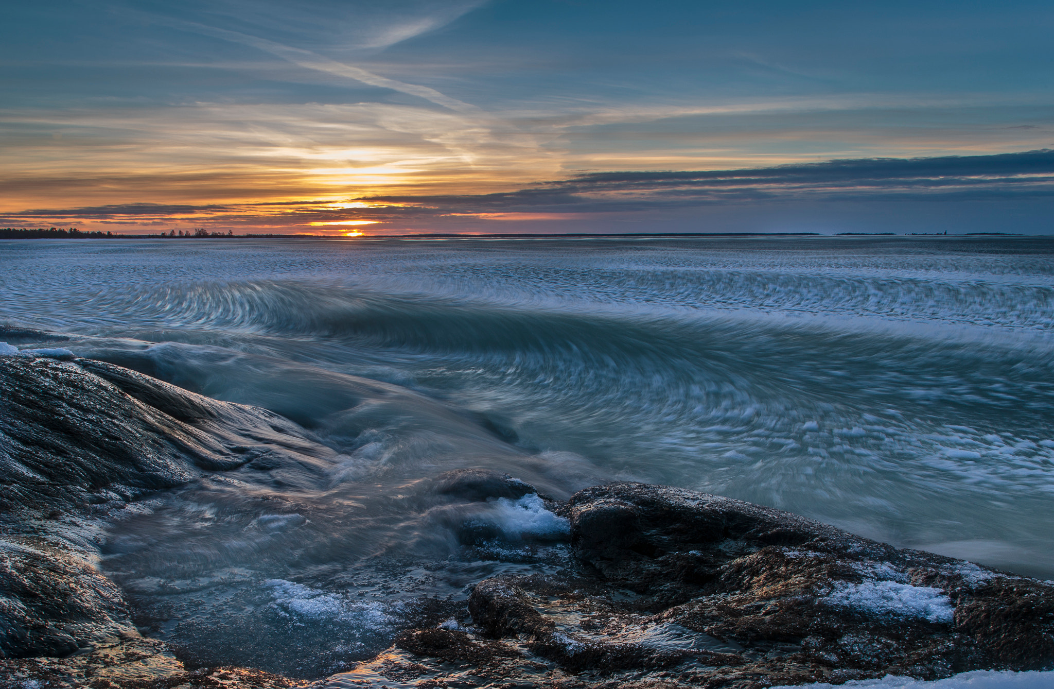 Canon EOS 6D + Canon TS-E 24mm f/3.5L sample photo. Icy waves photography