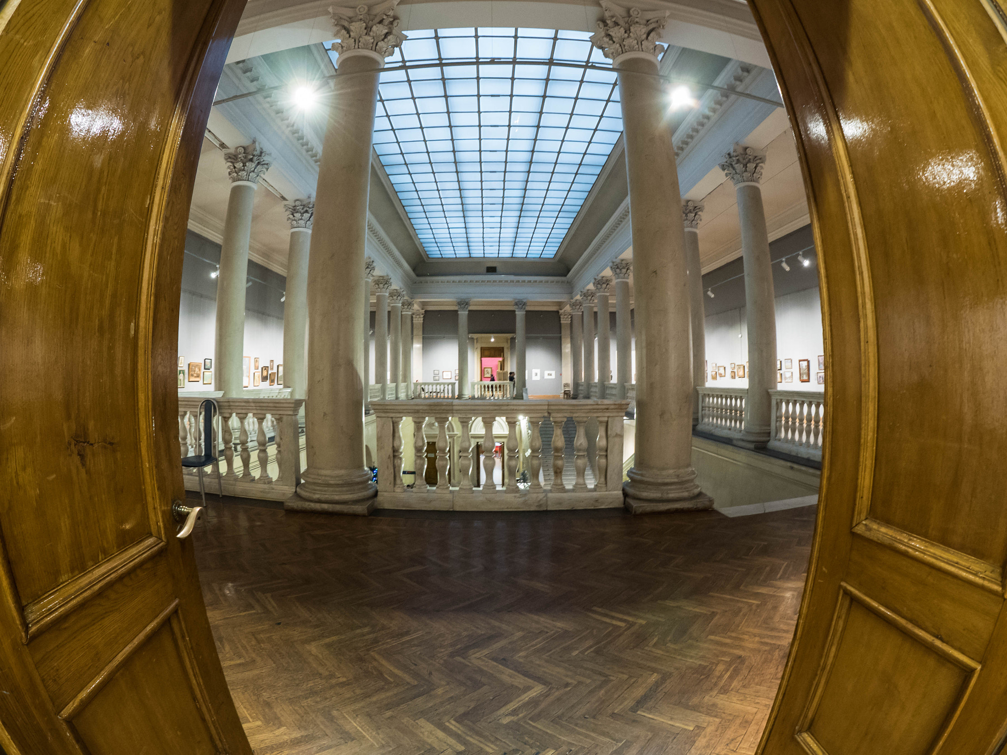 Panasonic Lumix DMC-GH4 + OLYMPUS M.8mm F1.8 sample photo. Inside belarusian national arts museum photography