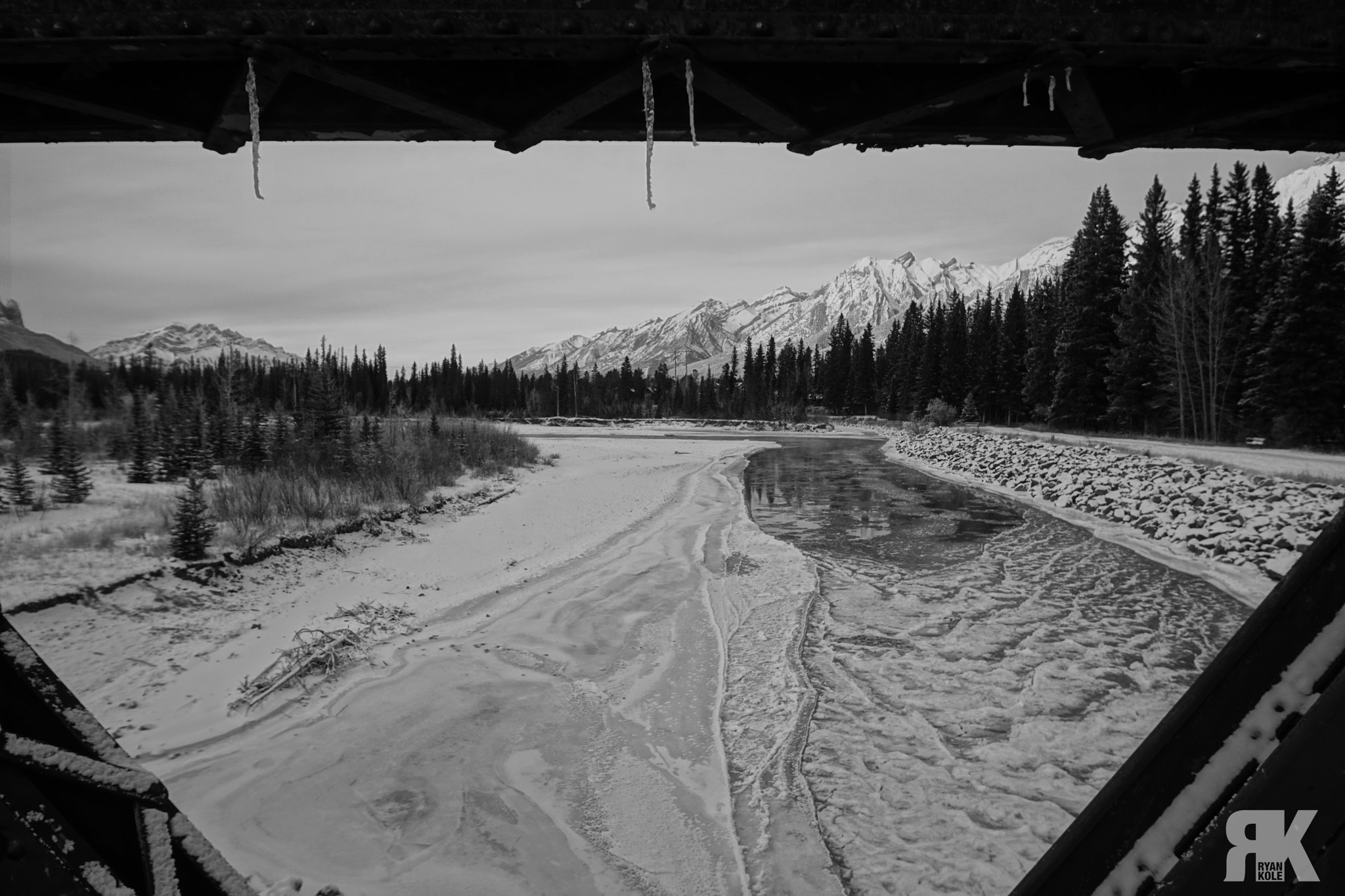 Sony ILCA-77M2 + DT 10-24mm F3.5-4.5 SAM sample photo. Frosted engine bridge photography