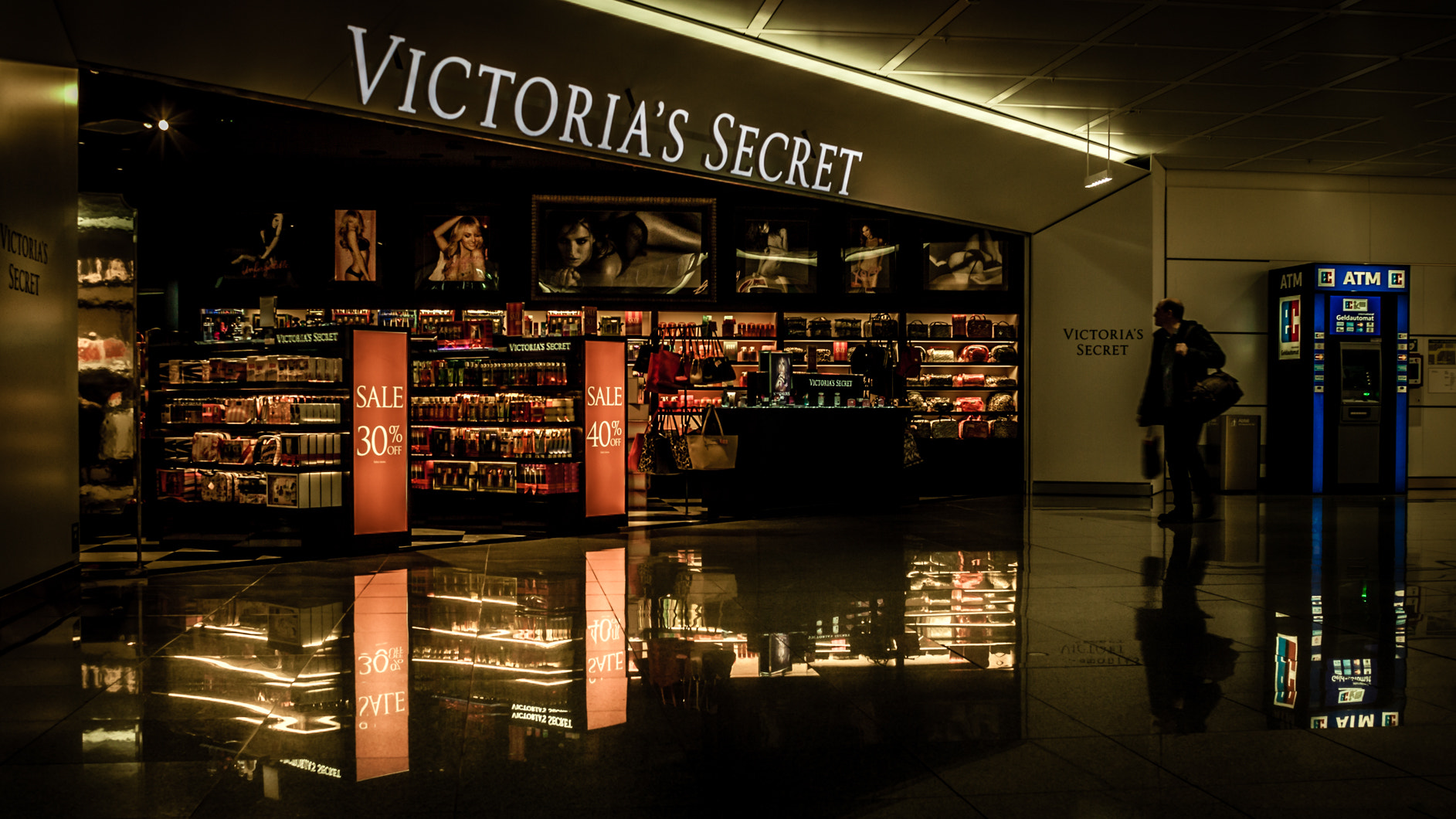 Canon EOS 50D sample photo. Exit through the gift shop photography