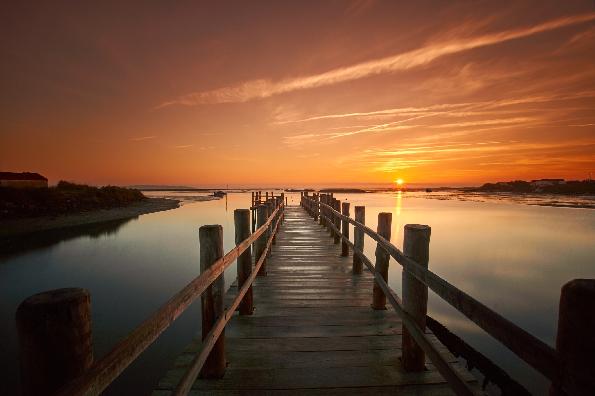 Sony SLT-A65 (SLT-A65V) + 10-20mm F3.5 sample photo. The mourisca pier photography