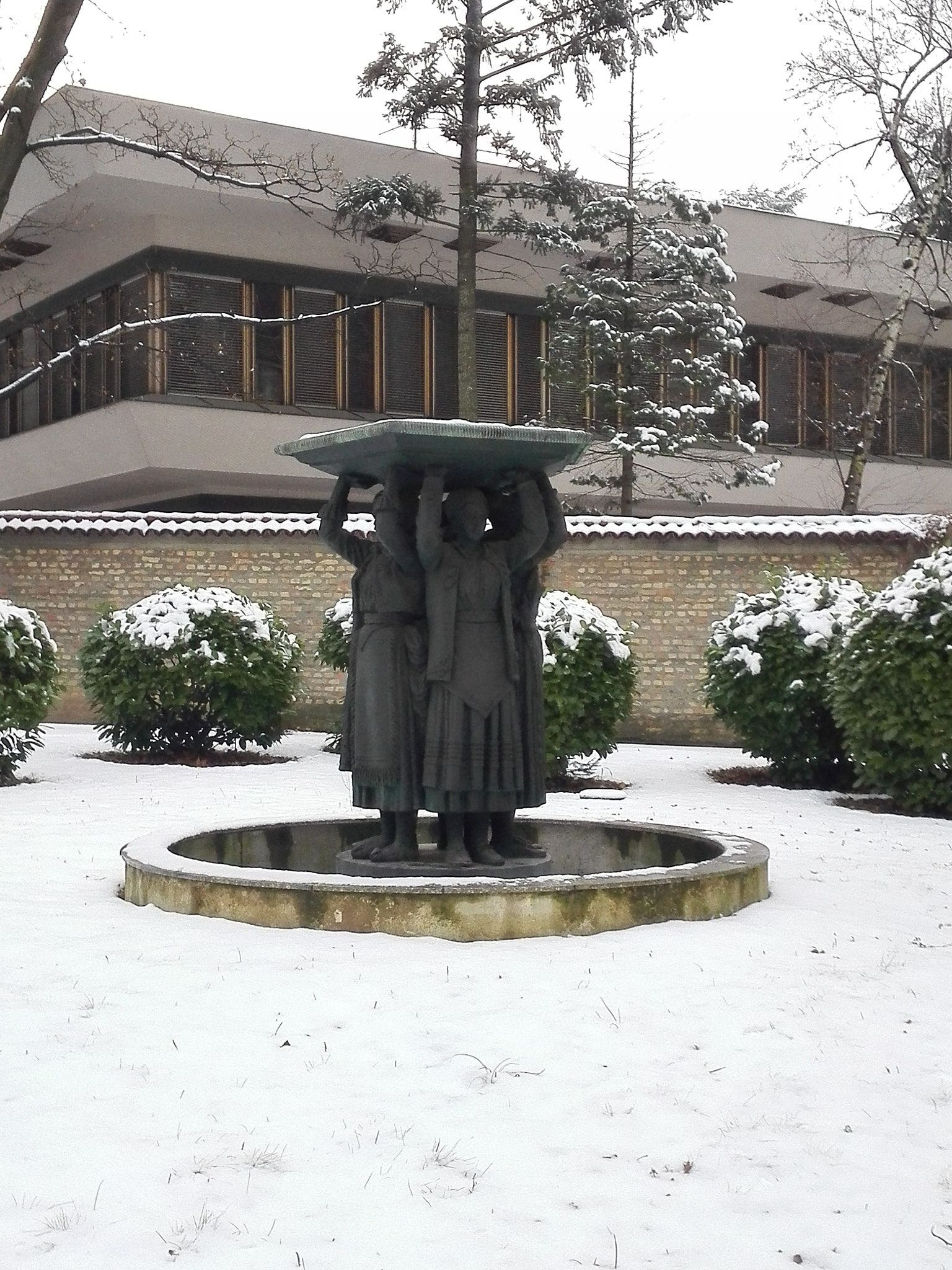 HUAWEI P7-L10 sample photo. Sculpture photography