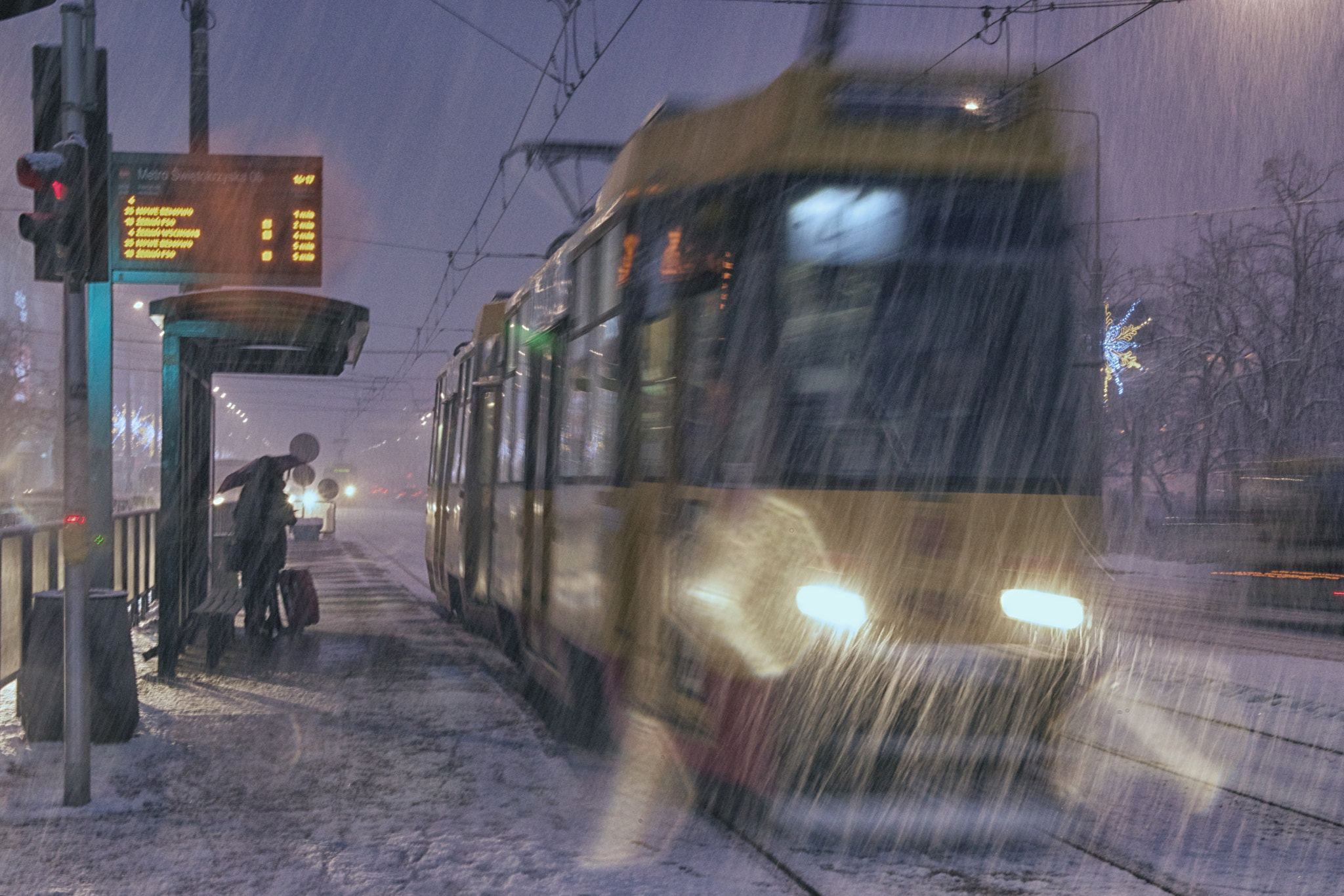 Sony SLT-A65 (SLT-A65V) + Minolta AF 24-85mm F3.5-4.5 [New] sample photo. The last tram in the storm photography