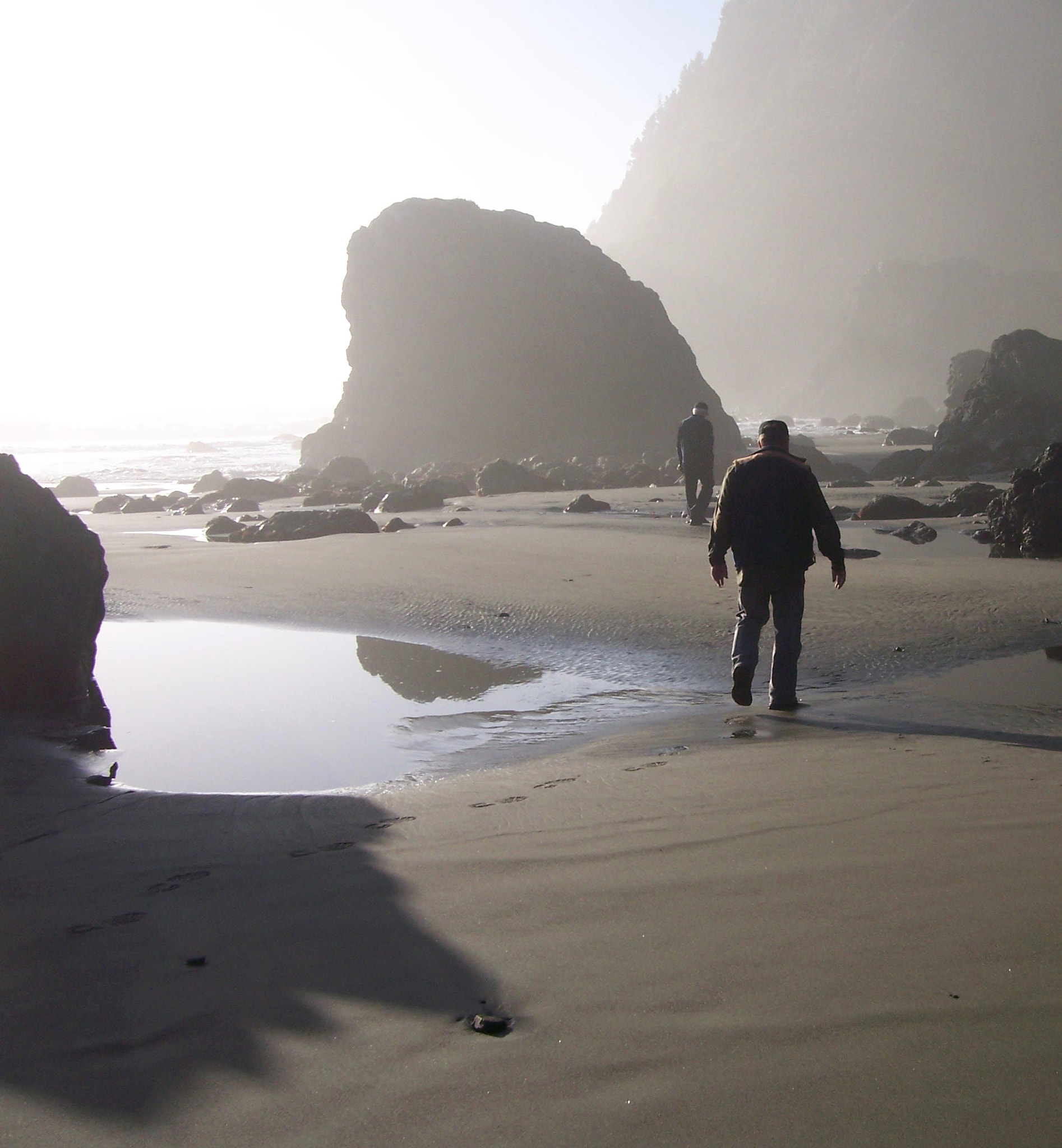 Kodak V610 DUAL LENS DIGITAL CAMERA sample photo. A walk on the beach photography