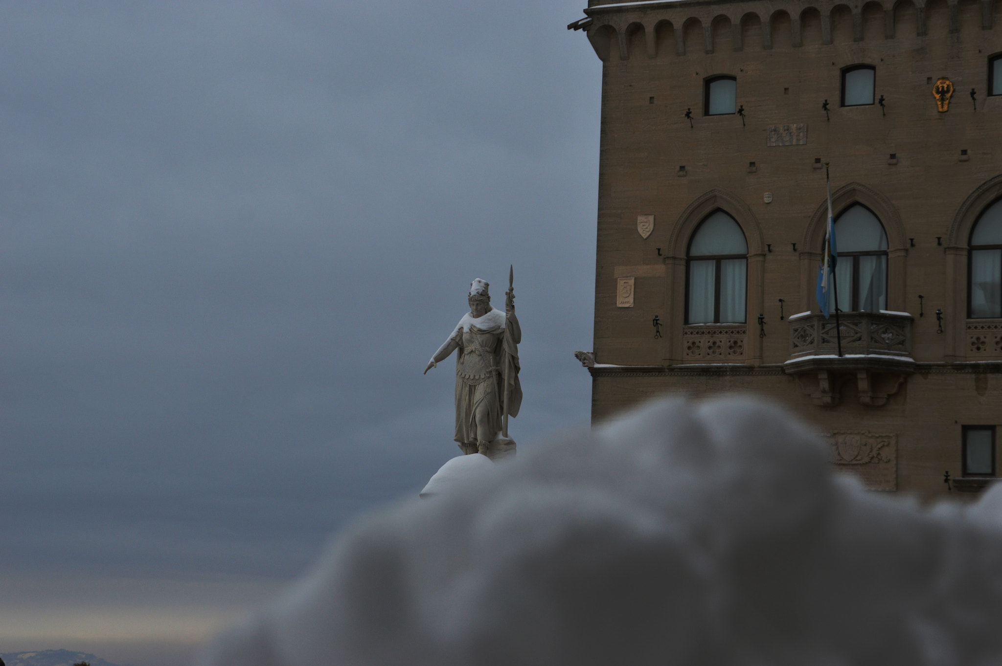 Sigma 28-300mm F3.5-6.3 DG Macro sample photo. Palazzo pubblico photography