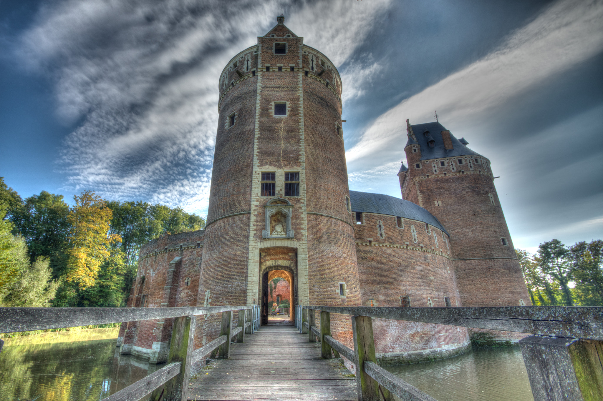 Nikon D7200 + Tamron SP AF 10-24mm F3.5-4.5 Di II LD Aspherical (IF) sample photo. Beersel castle photography