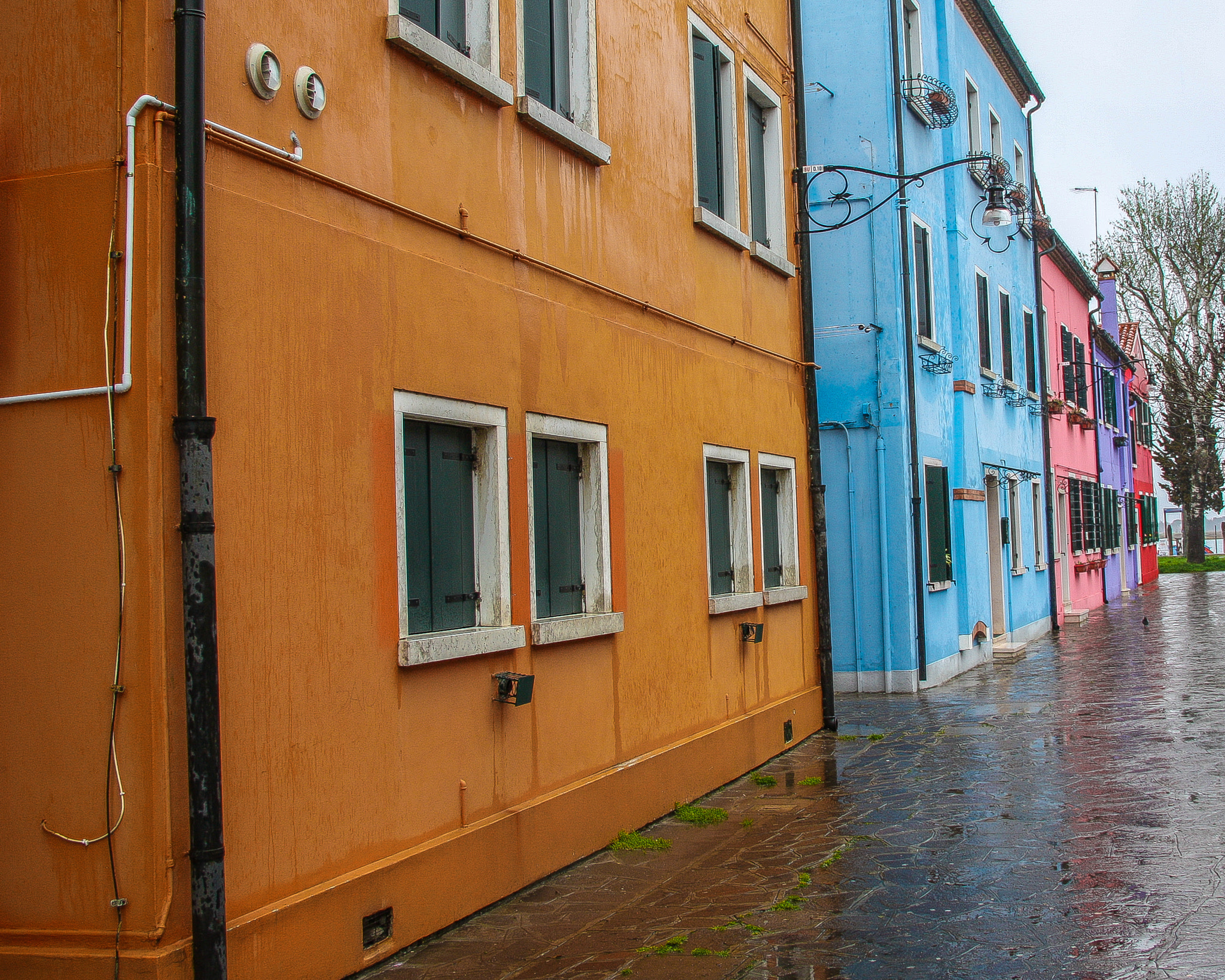 Canon EOS 450D (EOS Rebel XSi / EOS Kiss X2) sample photo. Backstreet of burano photography