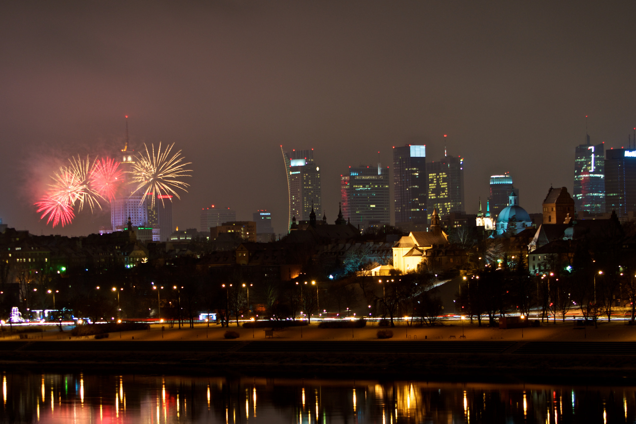 Sony SLT-A65 (SLT-A65V) + Tamron AF 70-300mm F4-5.6 Di LD Macro sample photo. Fireworks warsaw show photography