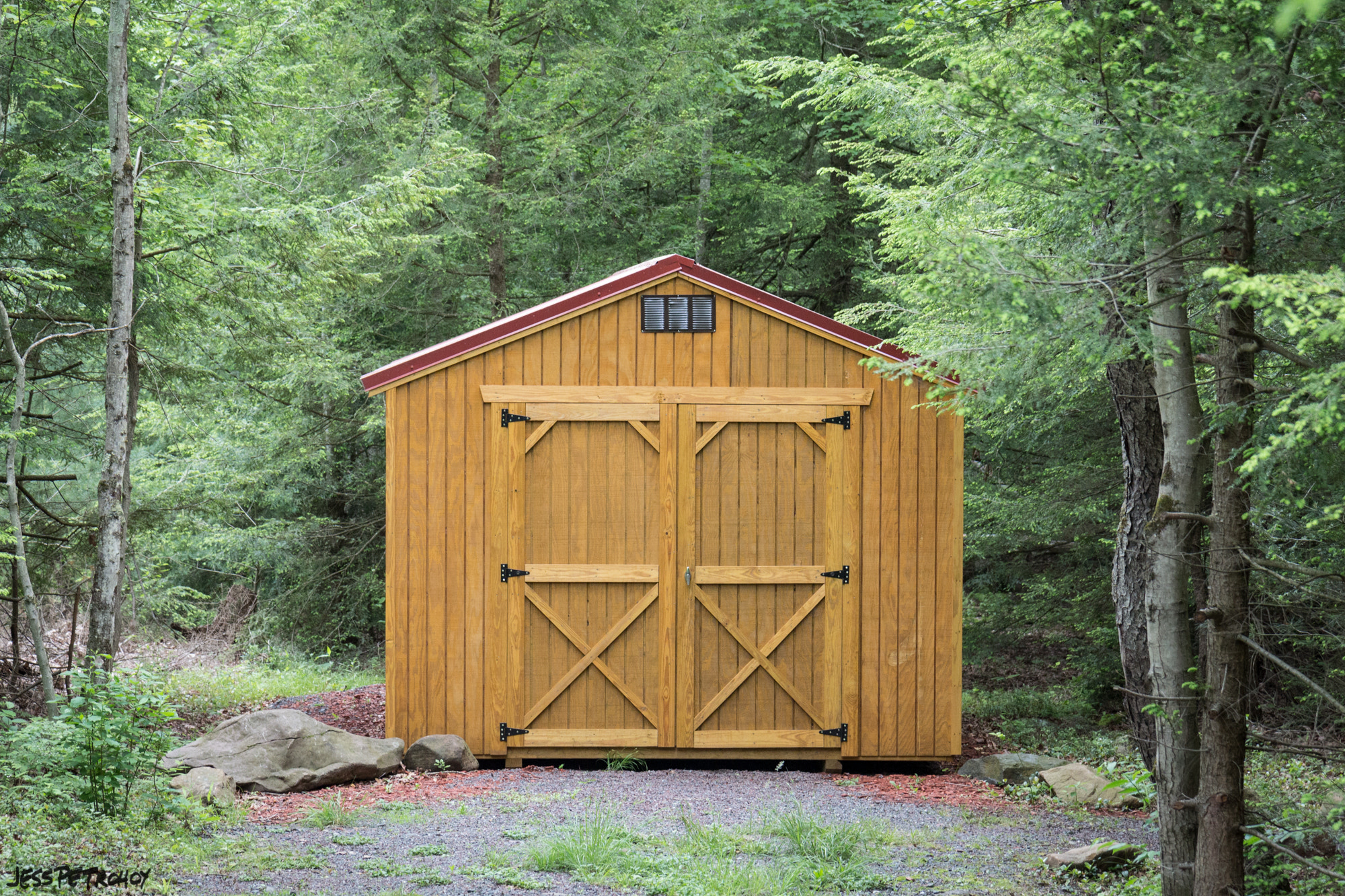 Canon EOS 650D (EOS Rebel T4i / EOS Kiss X6i) sample photo. Yellow shed photography