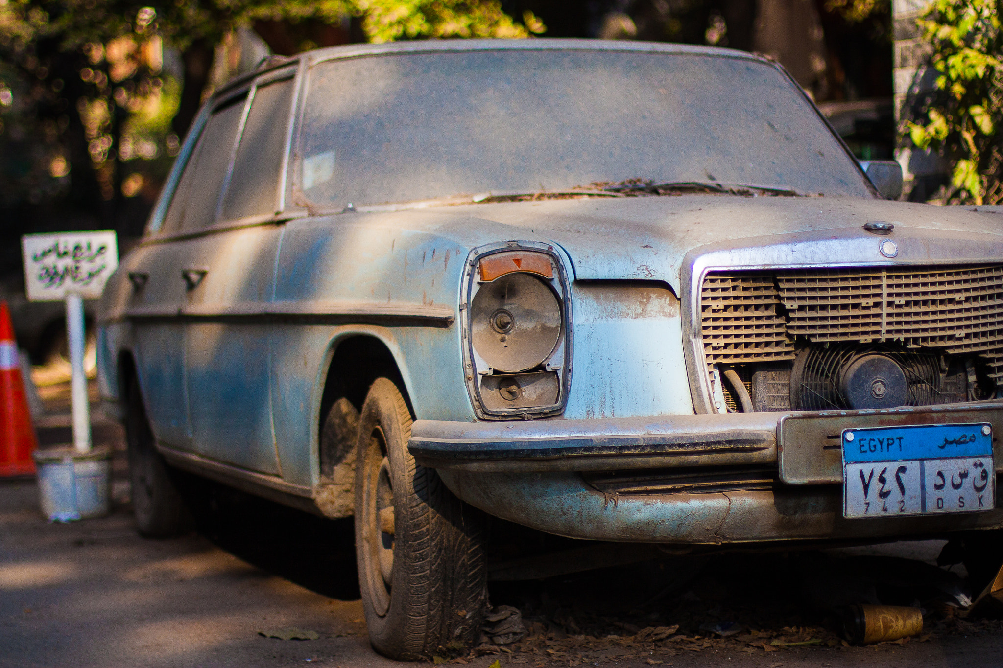 Canon EOS 450D (EOS Rebel XSi / EOS Kiss X2) sample photo. Left behind in maadi photography