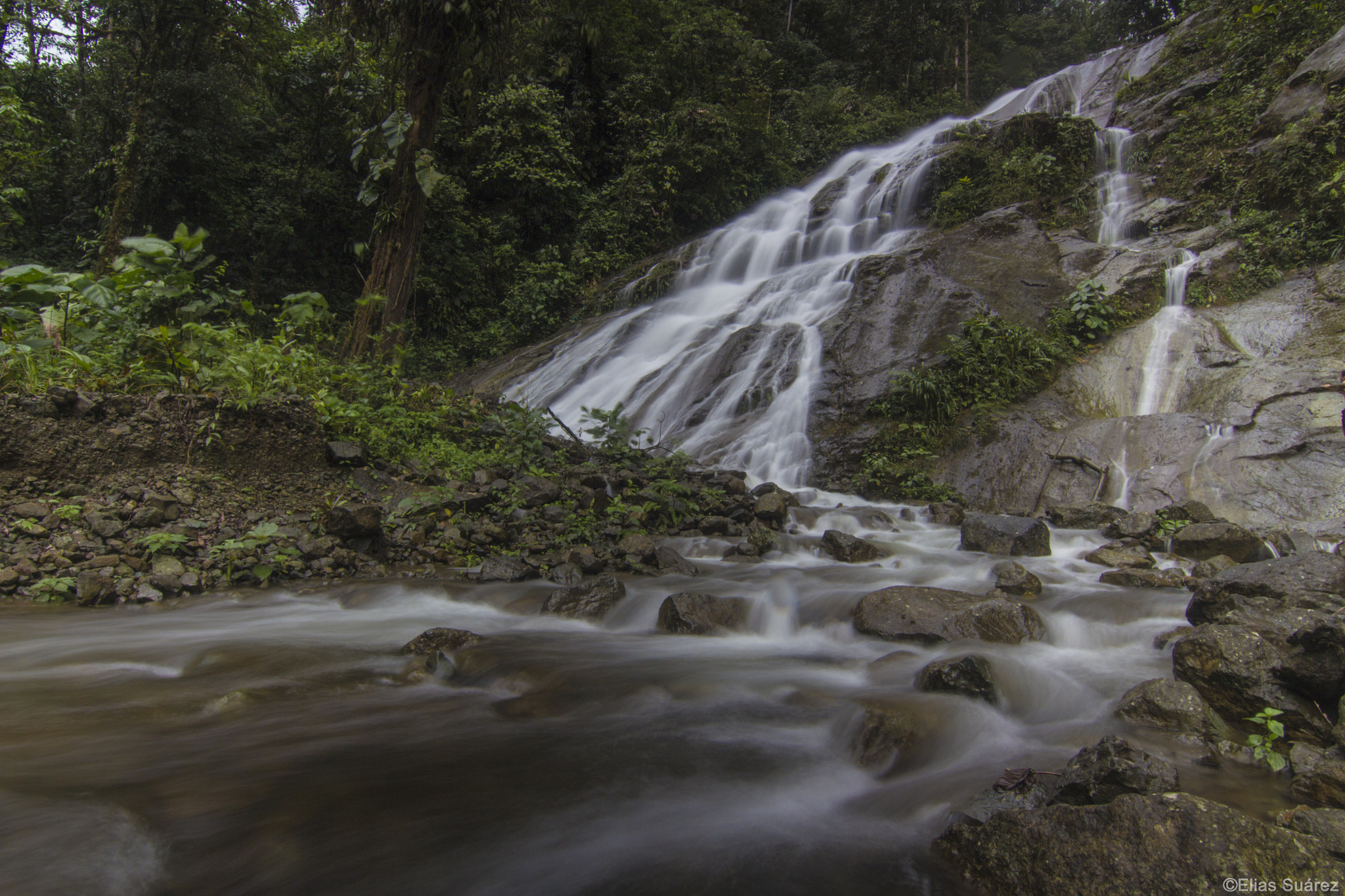 Canon EOS 700D (EOS Rebel T5i / EOS Kiss X7i) + Tokina AT-X Pro 11-16mm F2.8 DX sample photo. Aventura waterfall photography