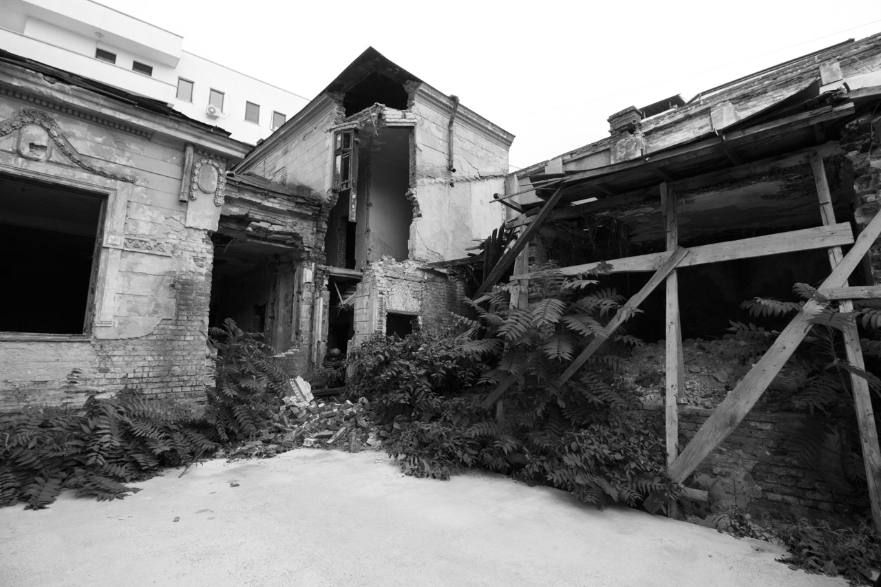 Canon EOS 700D (EOS Rebel T5i / EOS Kiss X7i) sample photo. 1/10 serie forgotten buildings photography