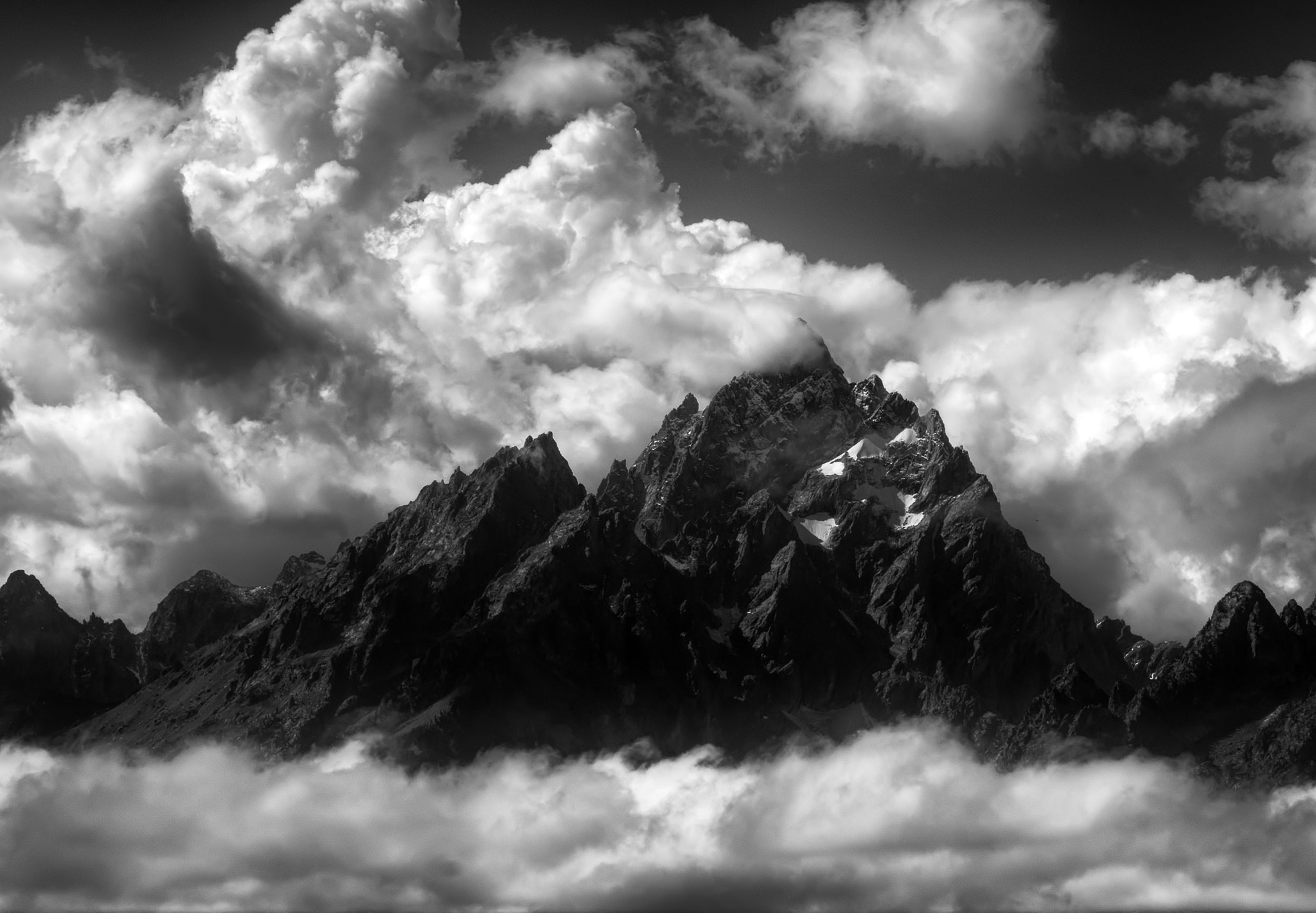 Fujifilm X-E2 + Fujifilm XF 55-200mm F3.5-4.8 R LM OIS sample photo. Black and white photography