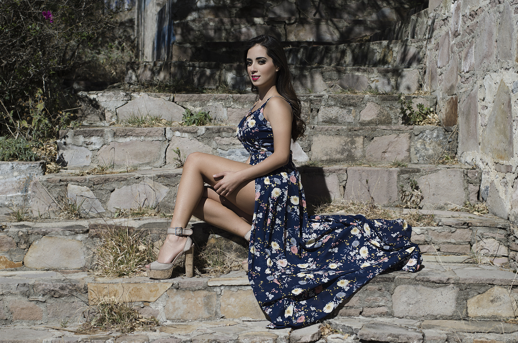 Nikon D7000 + Nikon AF Nikkor 50mm F1.4D sample photo. At the stairs photography
