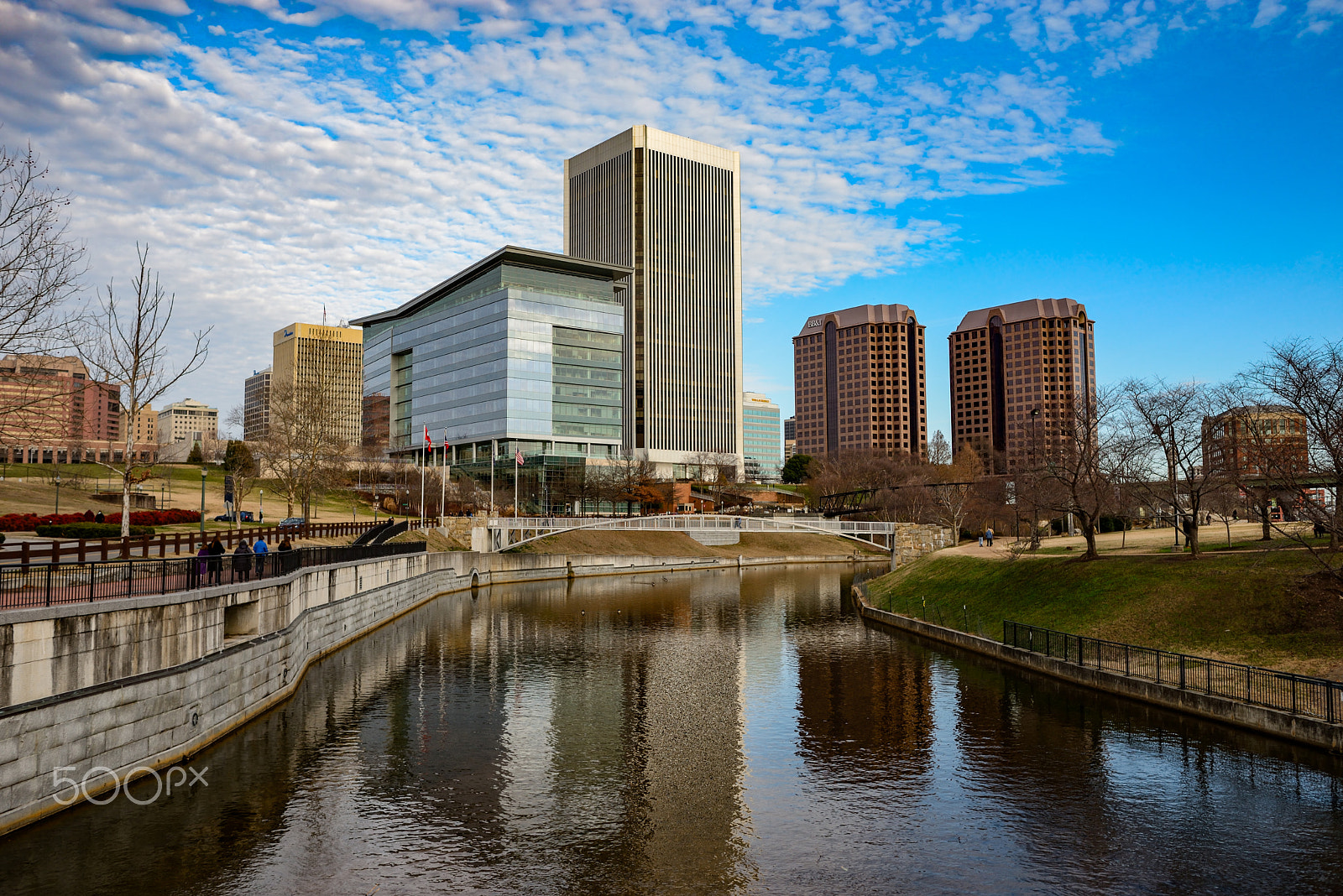 Nikon D610 + Nikon AF-S Nikkor 28mm F1.8G sample photo. Downtown richmond photography
