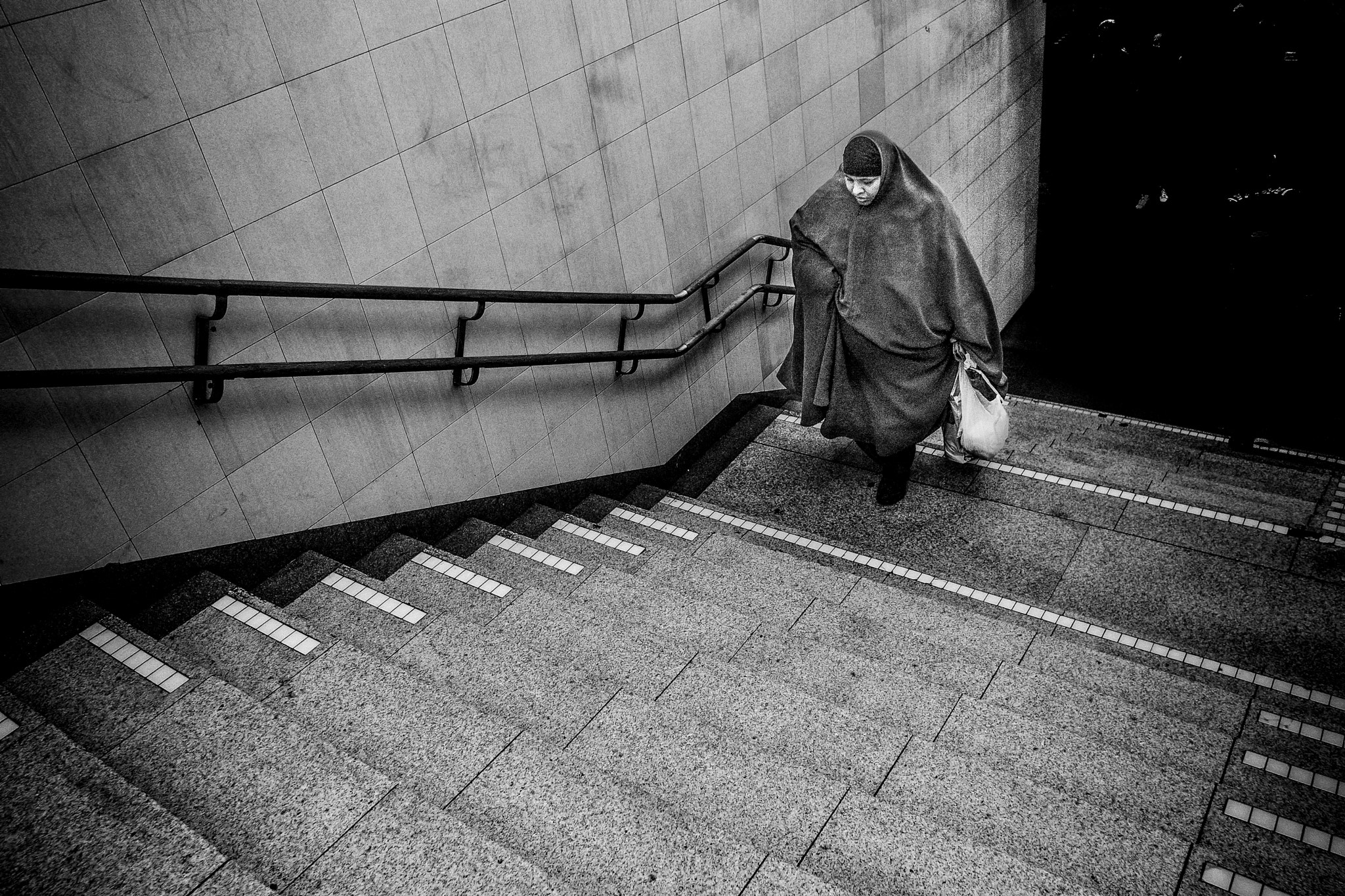 Fujifilm X-Pro2 + Fujifilm XF 18mm F2 R sample photo. Subway... photography