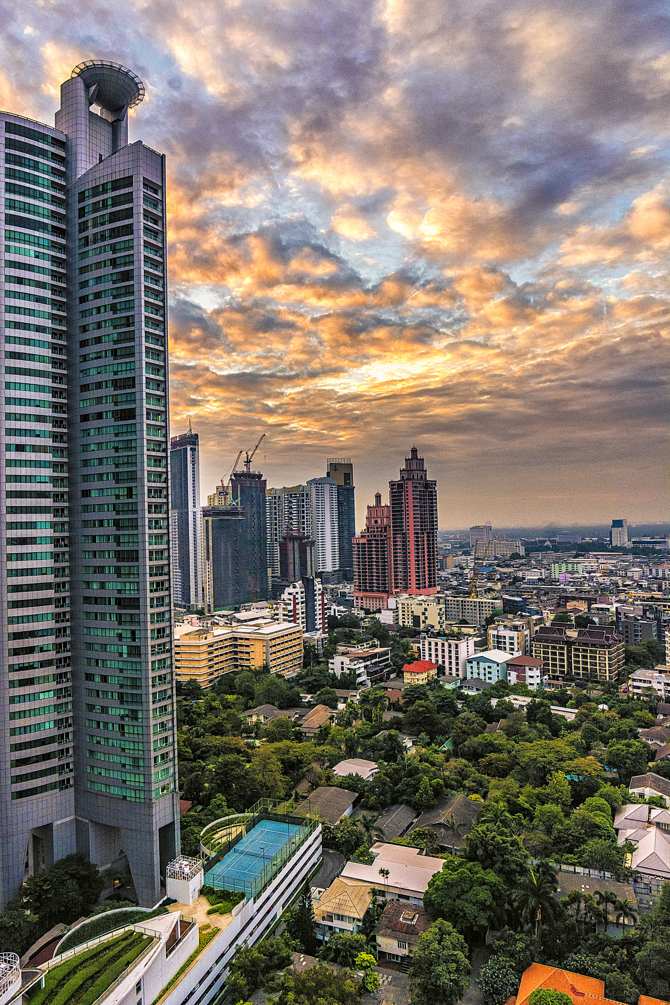 Samyang 14mm F2.8 ED AS IF UMC sample photo. Bangkok cityscape photography