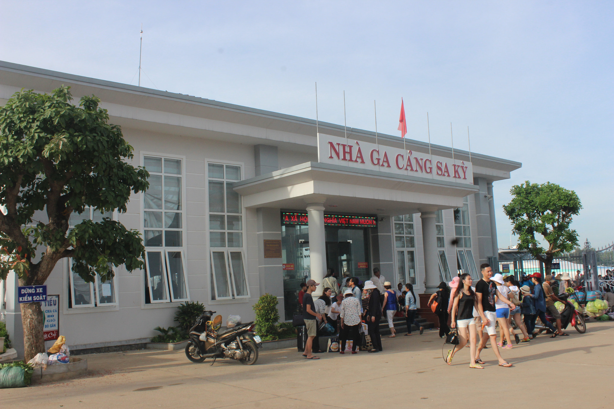 Canon EOS 600D (Rebel EOS T3i / EOS Kiss X5) sample photo. Cang sa ky () photography